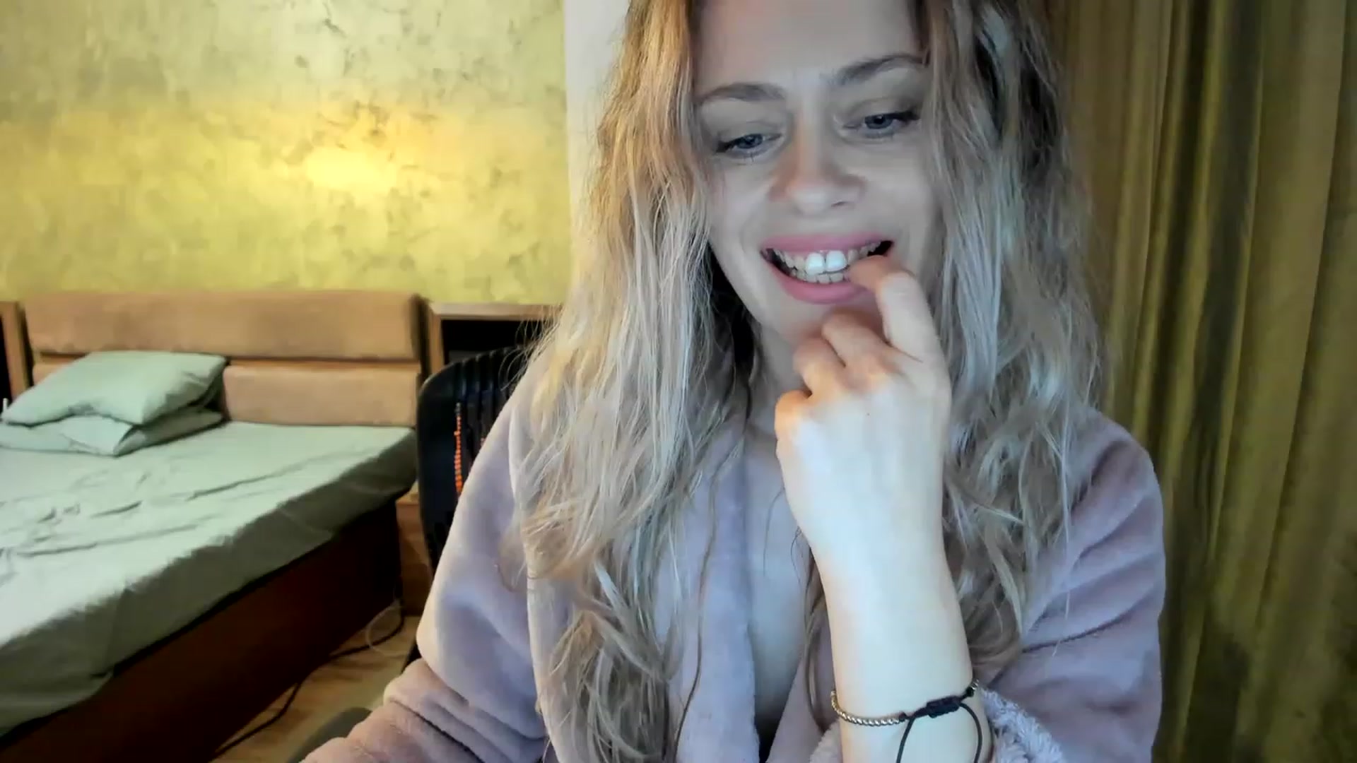 Gallery image thumbnail from DebraPaige's myfreecams stream on, 03/30/2023, 12:57 image 14 of 20