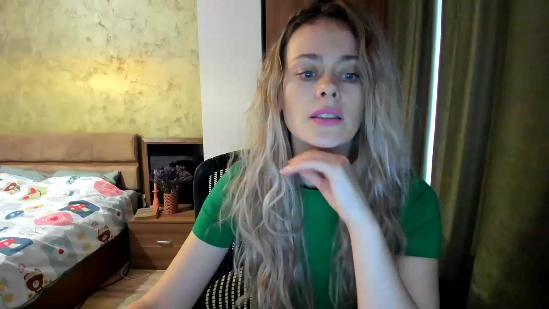Gallery image thumbnail from DebraPaige's myfreecams stream on, 03/31/2023, 07:40 image 8 of 20