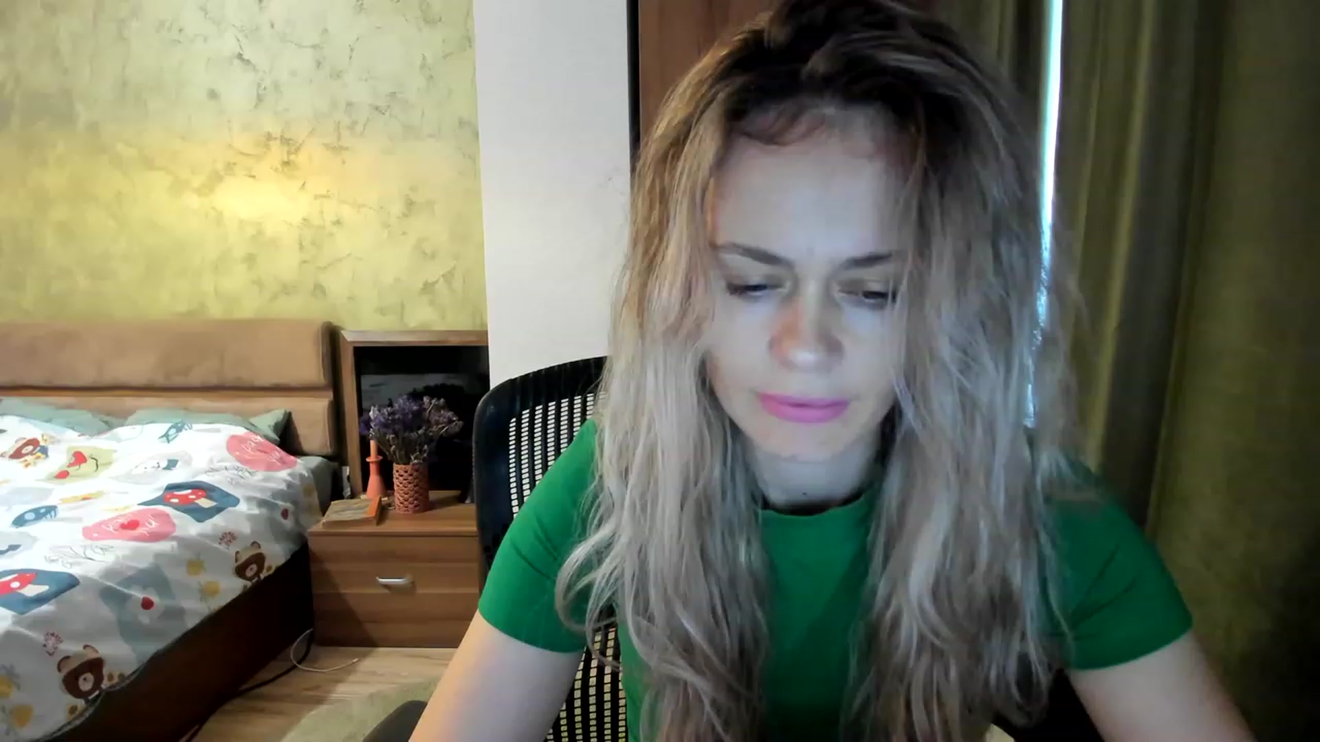Gallery image thumbnail from DebraPaige's myfreecams stream on, 03/31/2023, 07:40 image 12 of 20