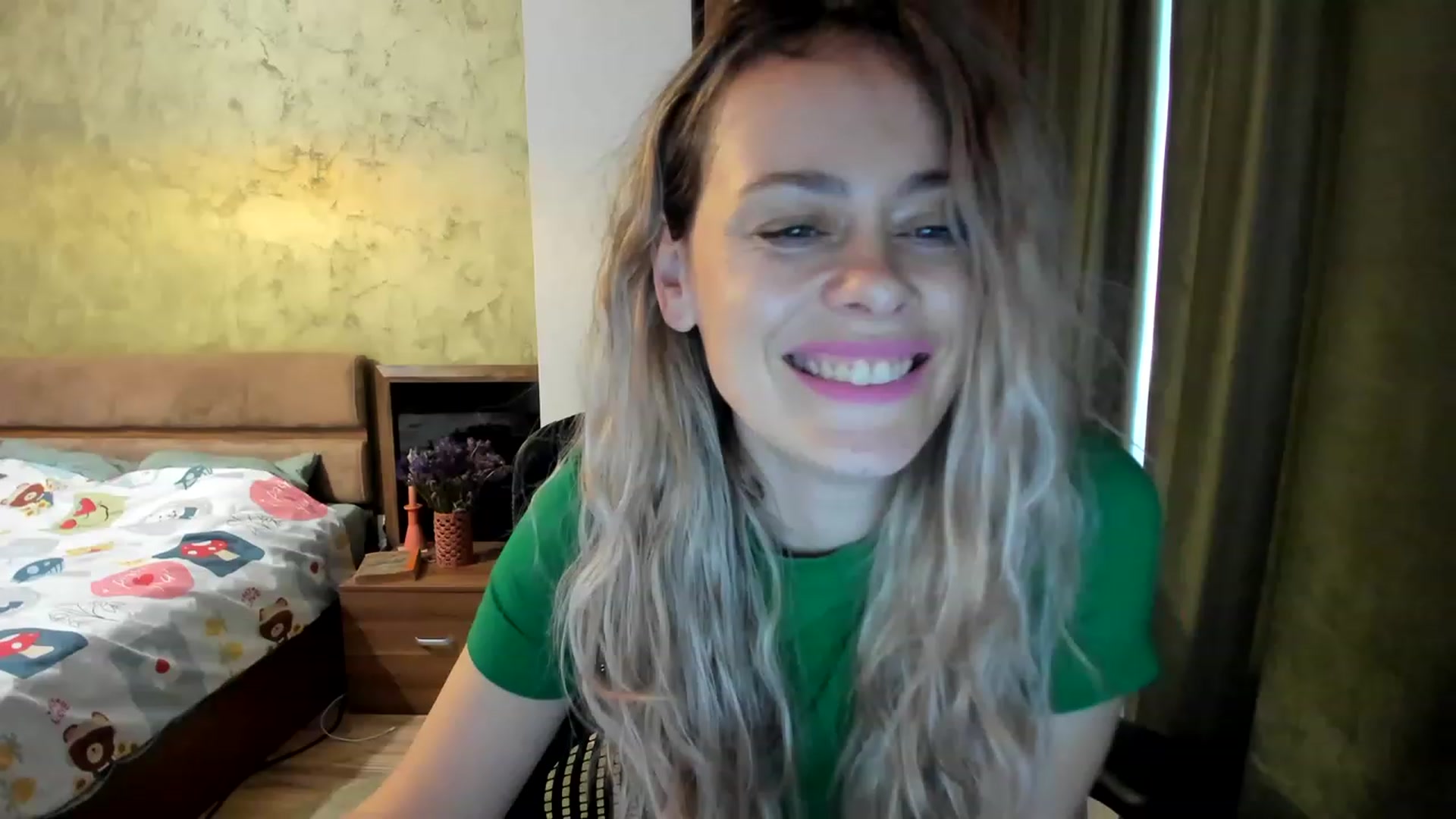 Gallery image thumbnail from DebraPaige's myfreecams stream on, 03/31/2023, 07:40 image 4 of 20