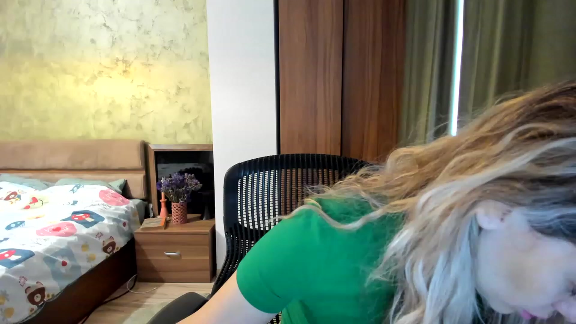Gallery image thumbnail from DebraPaige's myfreecams stream on, 03/31/2023, 07:40 image 17 of 20
