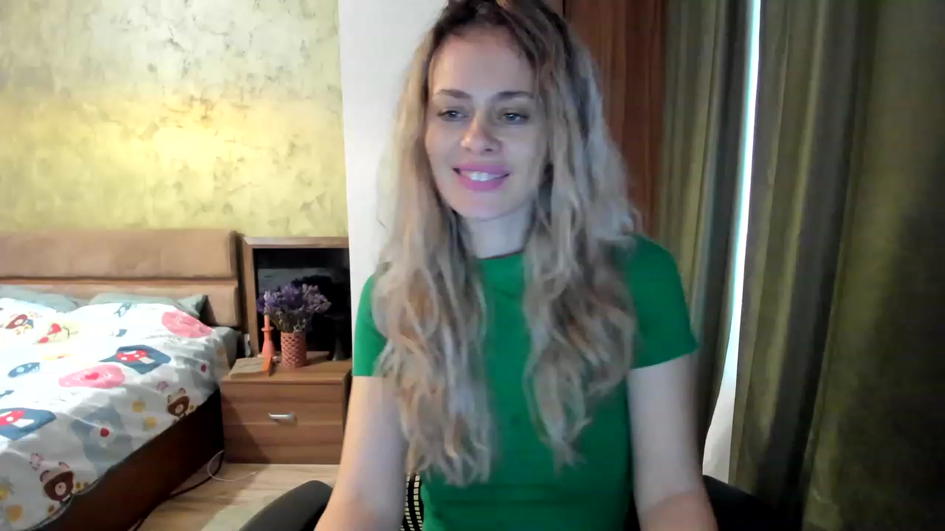Gallery image thumbnail from DebraPaige's myfreecams stream on, 03/31/2023, 07:40 image 3 of 20
