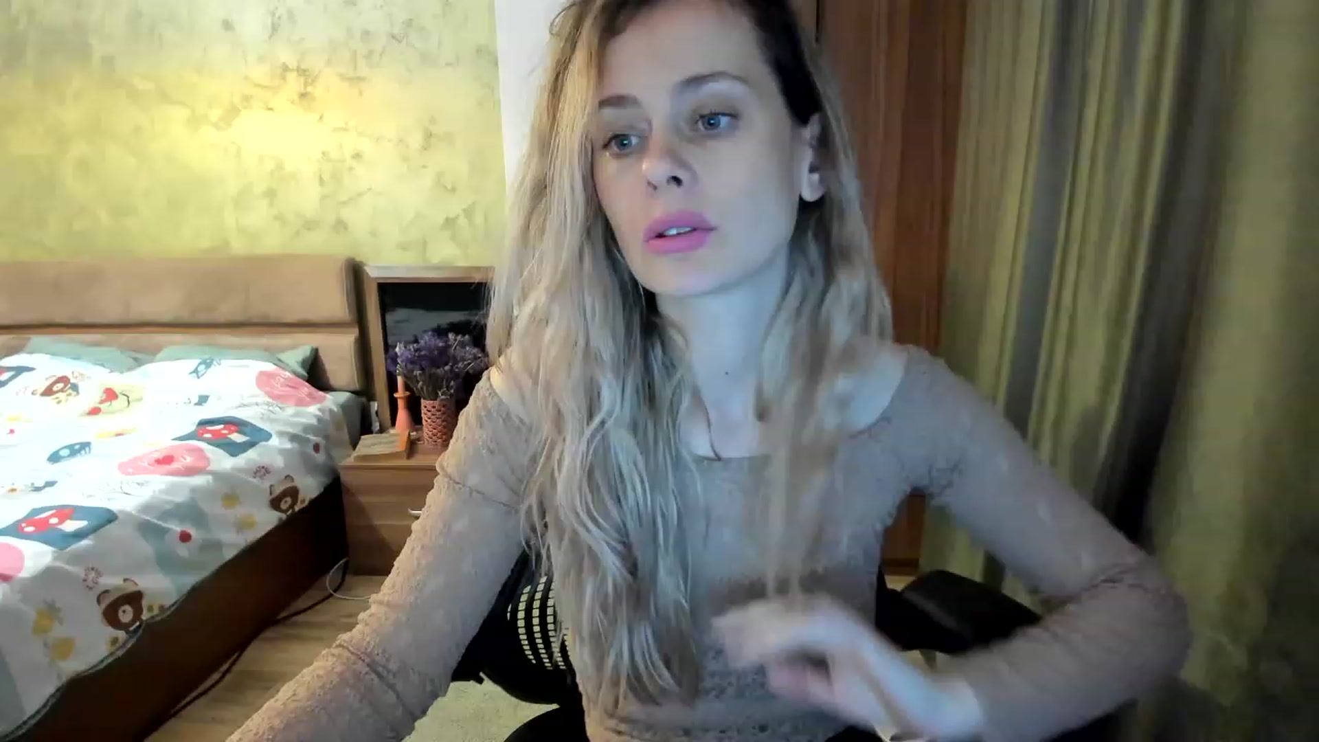 Gallery image thumbnail from DebraPaige's myfreecams stream on, 03/31/2023, 11:07 image 17 of 20