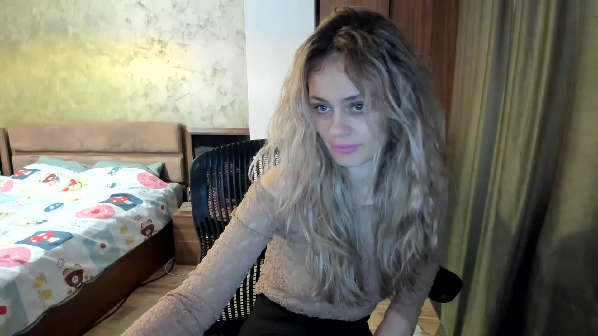 Gallery image thumbnail from DebraPaige's myfreecams stream on, 03/31/2023, 11:07 image 3 of 20