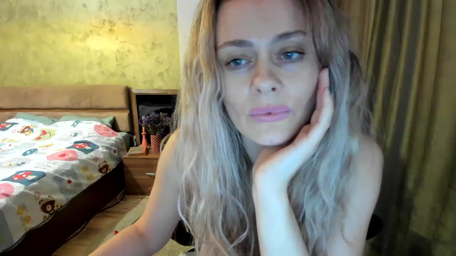 Gallery image thumbnail from DebraPaige's myfreecams stream on, 03/31/2023, 13:35 image 14 of 20