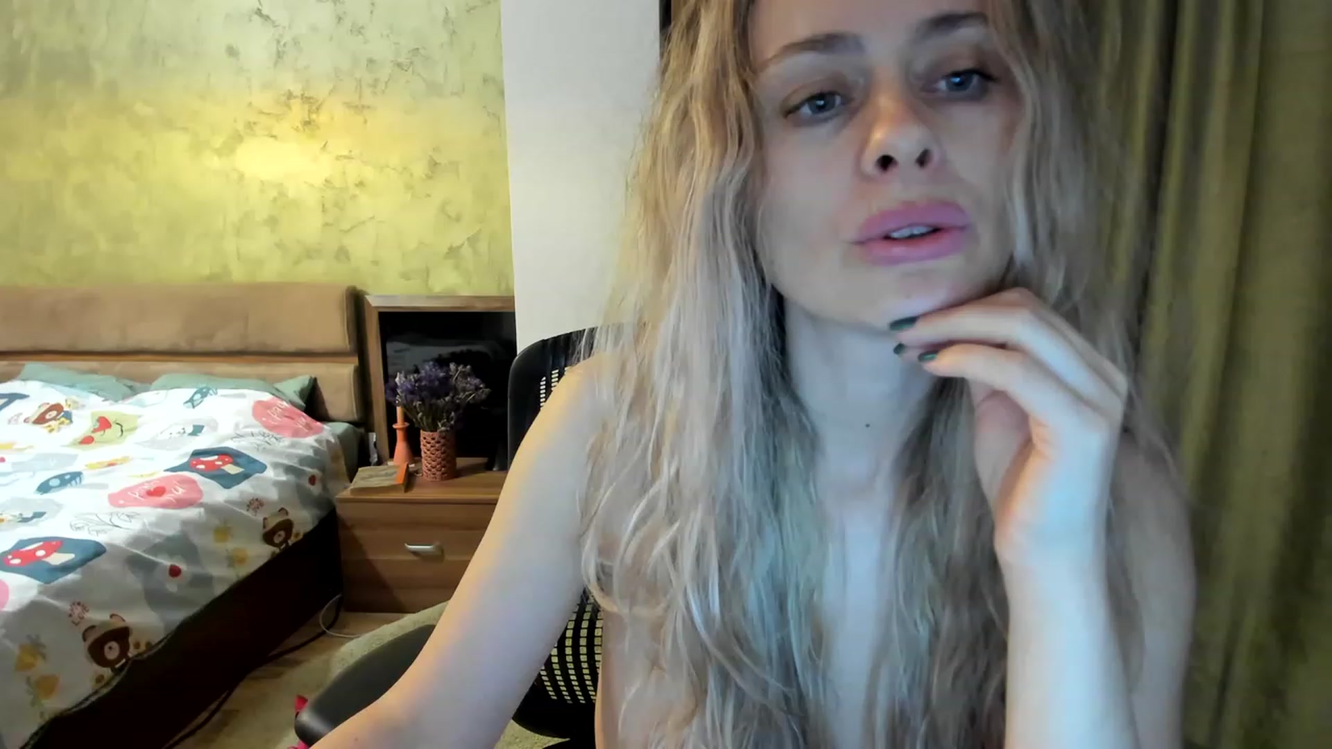 Gallery image thumbnail from DebraPaige's myfreecams stream on, 03/31/2023, 13:35 image 18 of 20