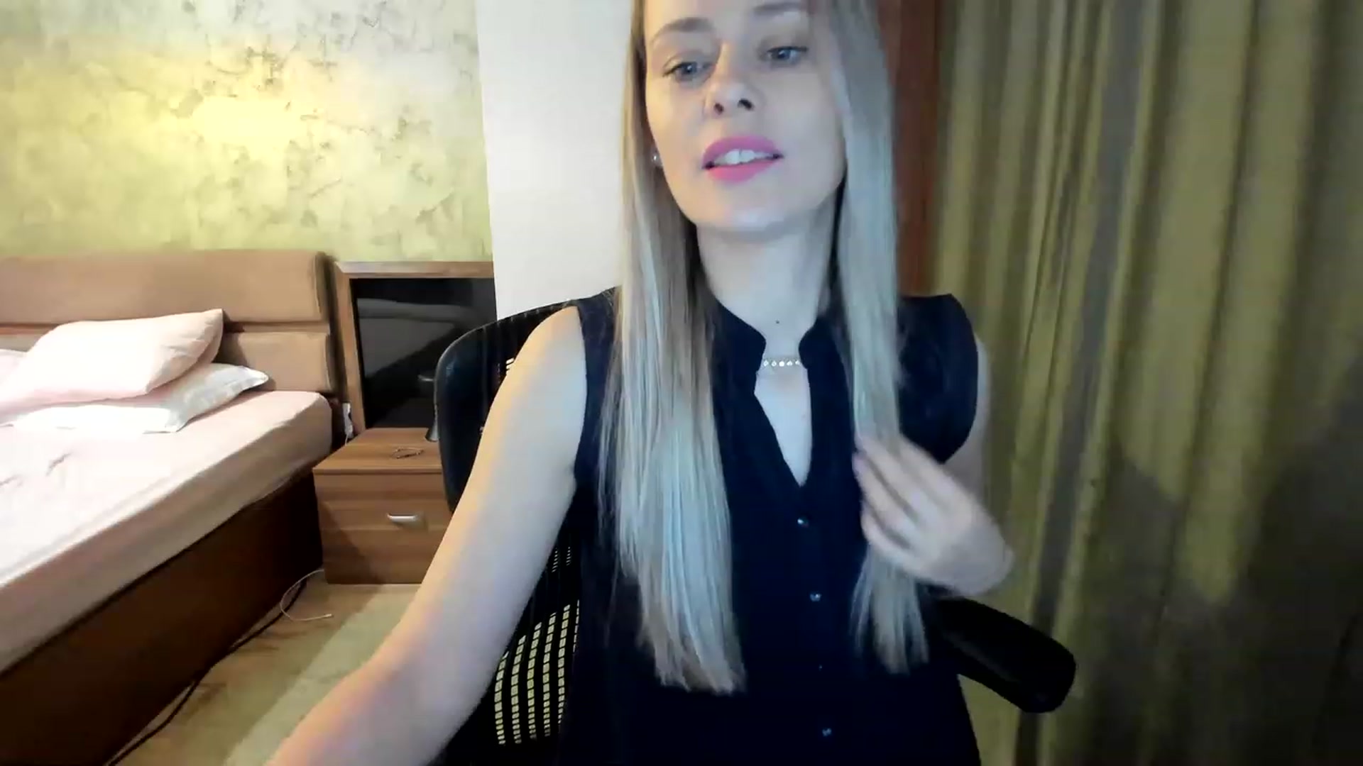 Gallery image thumbnail from DebraPaige's myfreecams stream on, 04/03/2023, 06:28 image 17 of 20