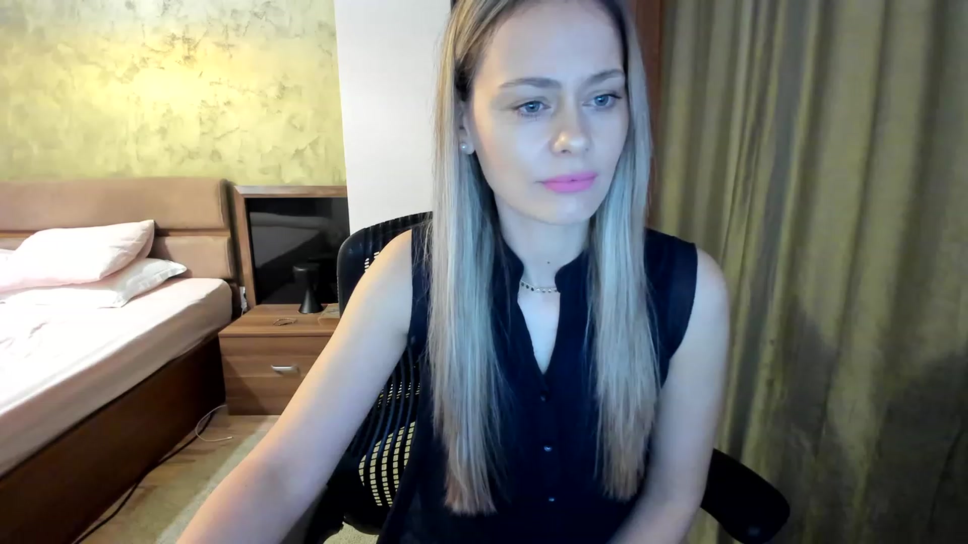 Gallery image thumbnail from DebraPaige's myfreecams stream on, 04/03/2023, 06:28 image 6 of 20