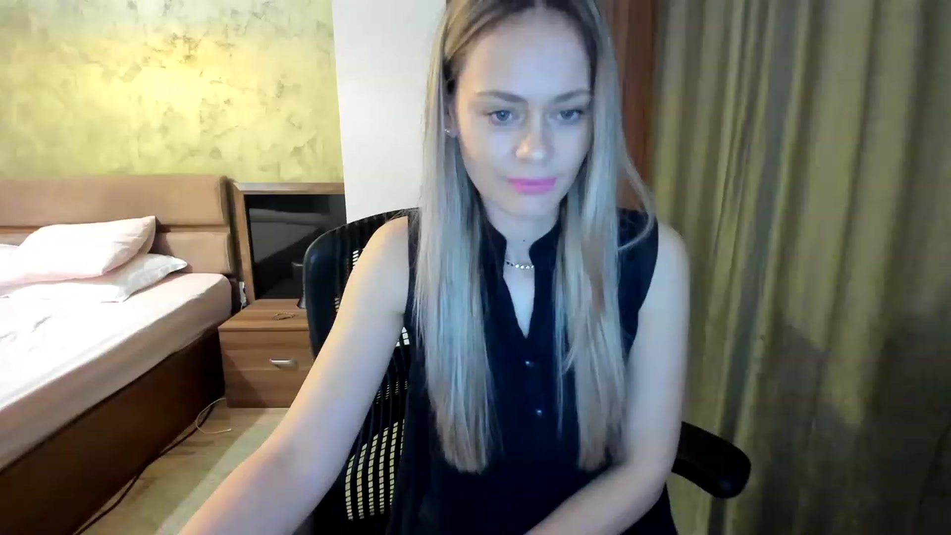 Gallery image thumbnail from DebraPaige's myfreecams stream on, 04/03/2023, 06:28 image 12 of 20