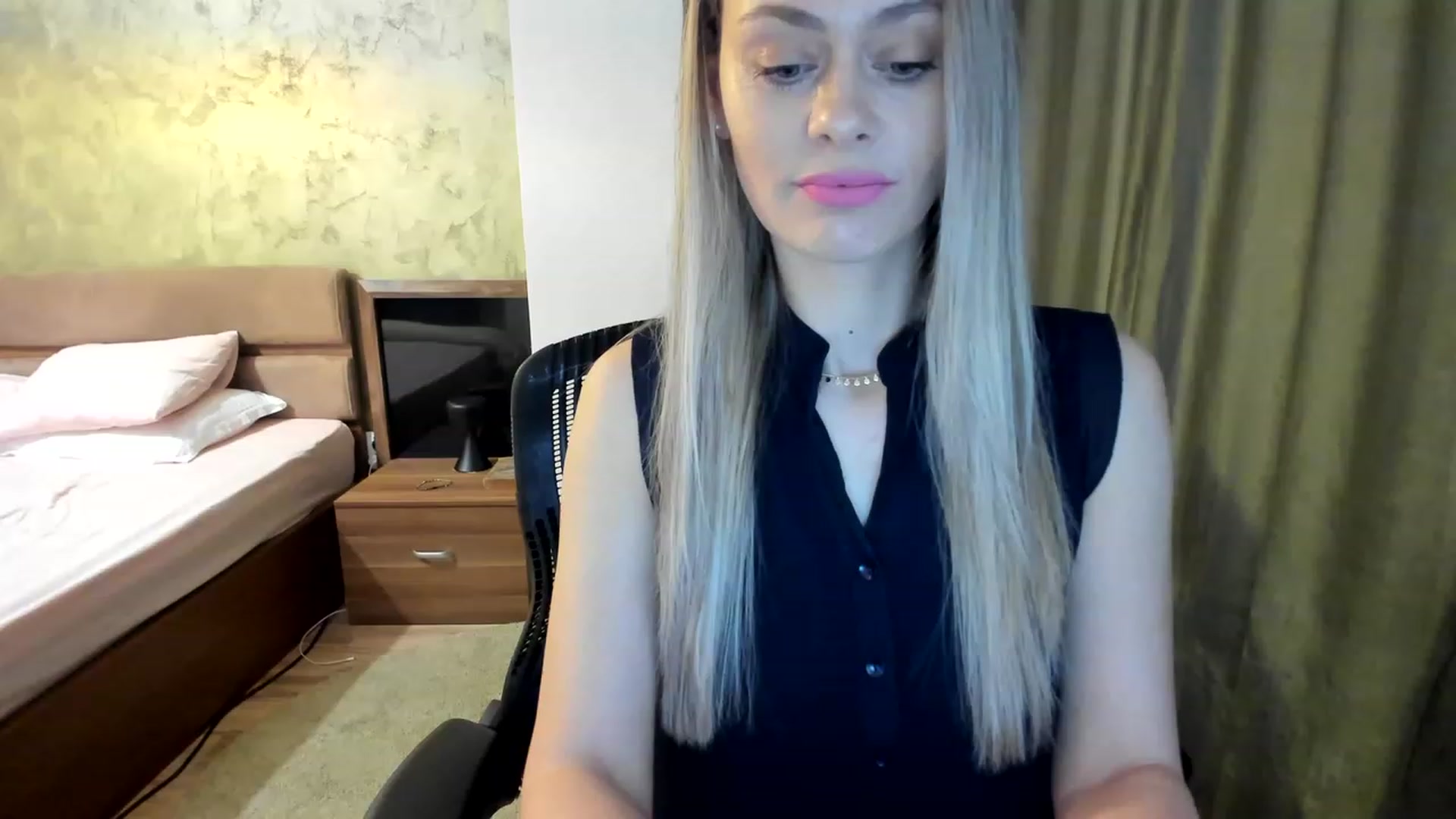 Gallery image thumbnail from DebraPaige's myfreecams stream on, 04/03/2023, 06:28 image 7 of 20