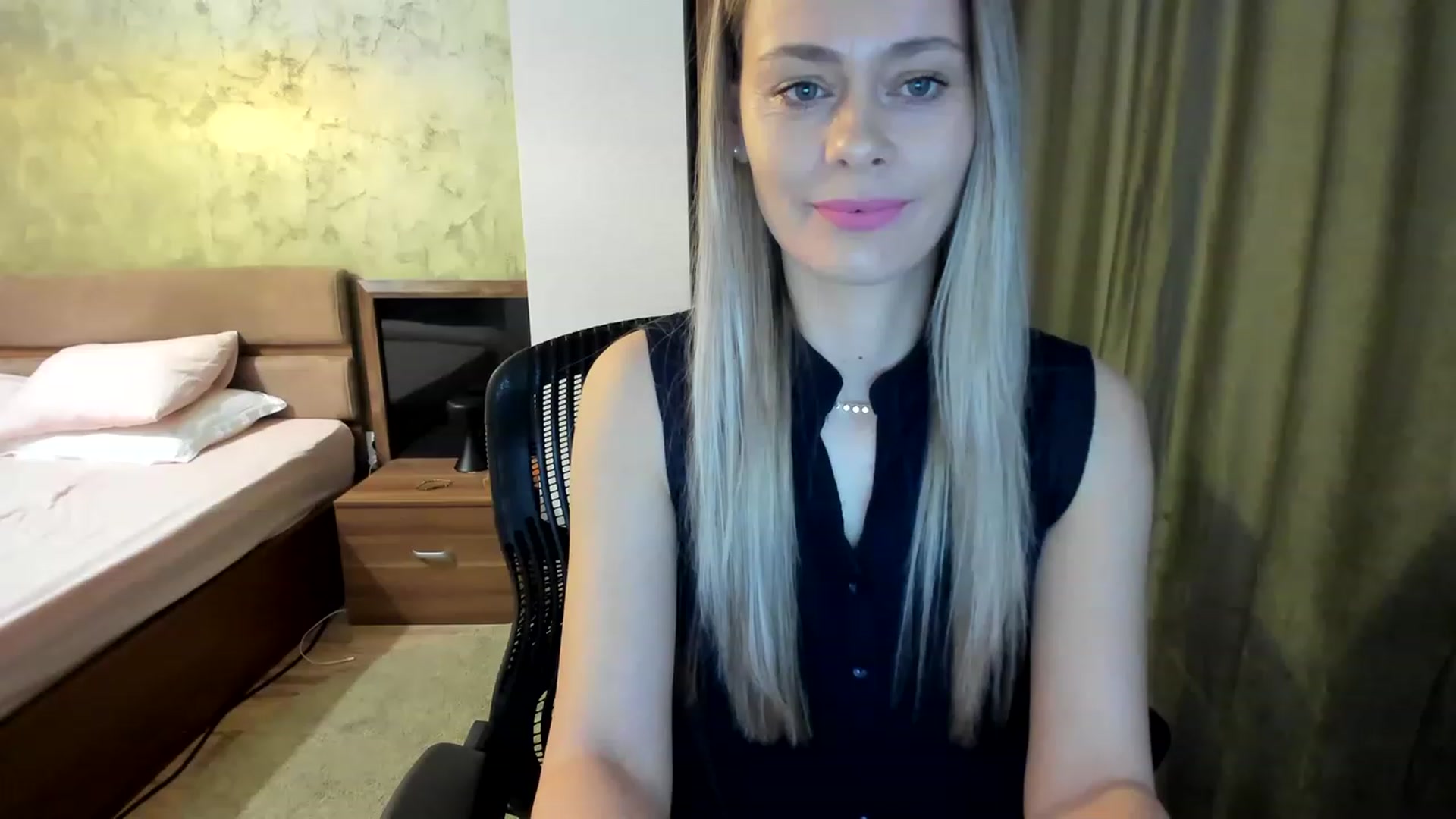 Gallery image thumbnail from DebraPaige's myfreecams stream on, 04/03/2023, 06:28 image 16 of 20