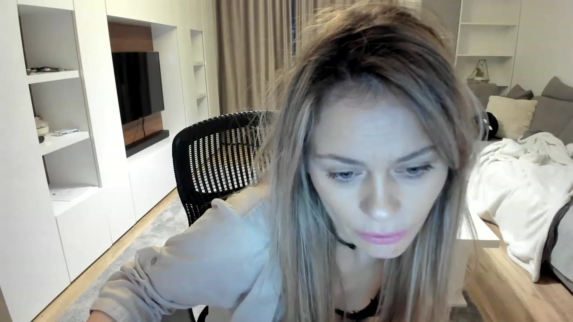 Gallery image thumbnail from DebraPaige's myfreecams stream on, 04/04/2023, 08:12 image 14 of 20