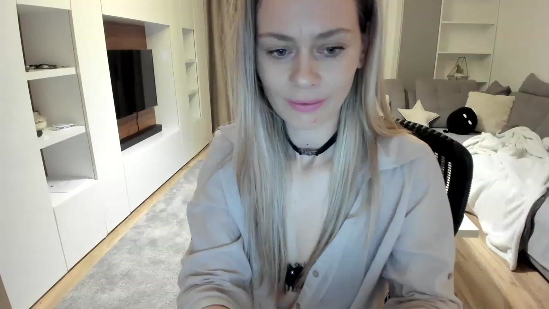 Gallery image thumbnail from DebraPaige's myfreecams stream on, 04/04/2023, 08:12 image 13 of 20