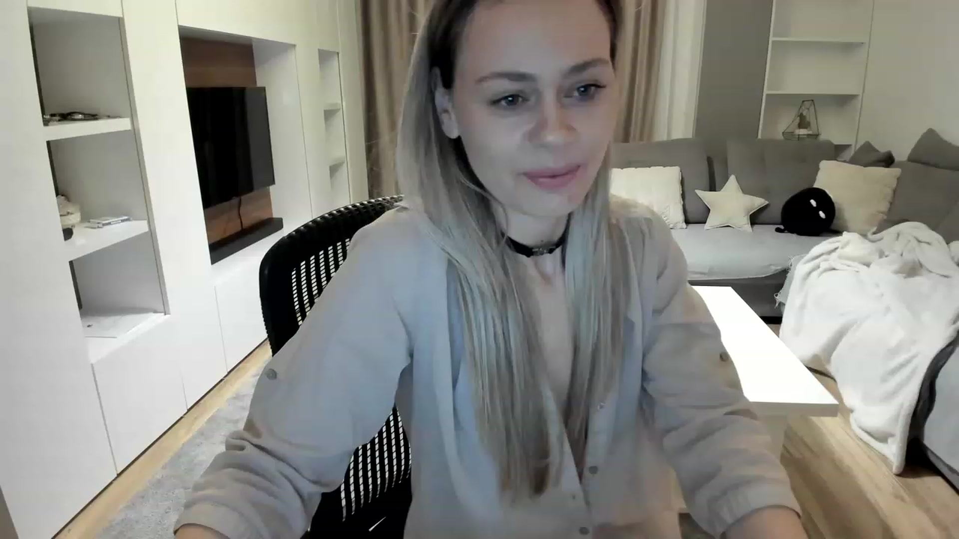 Gallery image thumbnail from DebraPaige's myfreecams stream on, 04/04/2023, 08:12 image 7 of 20