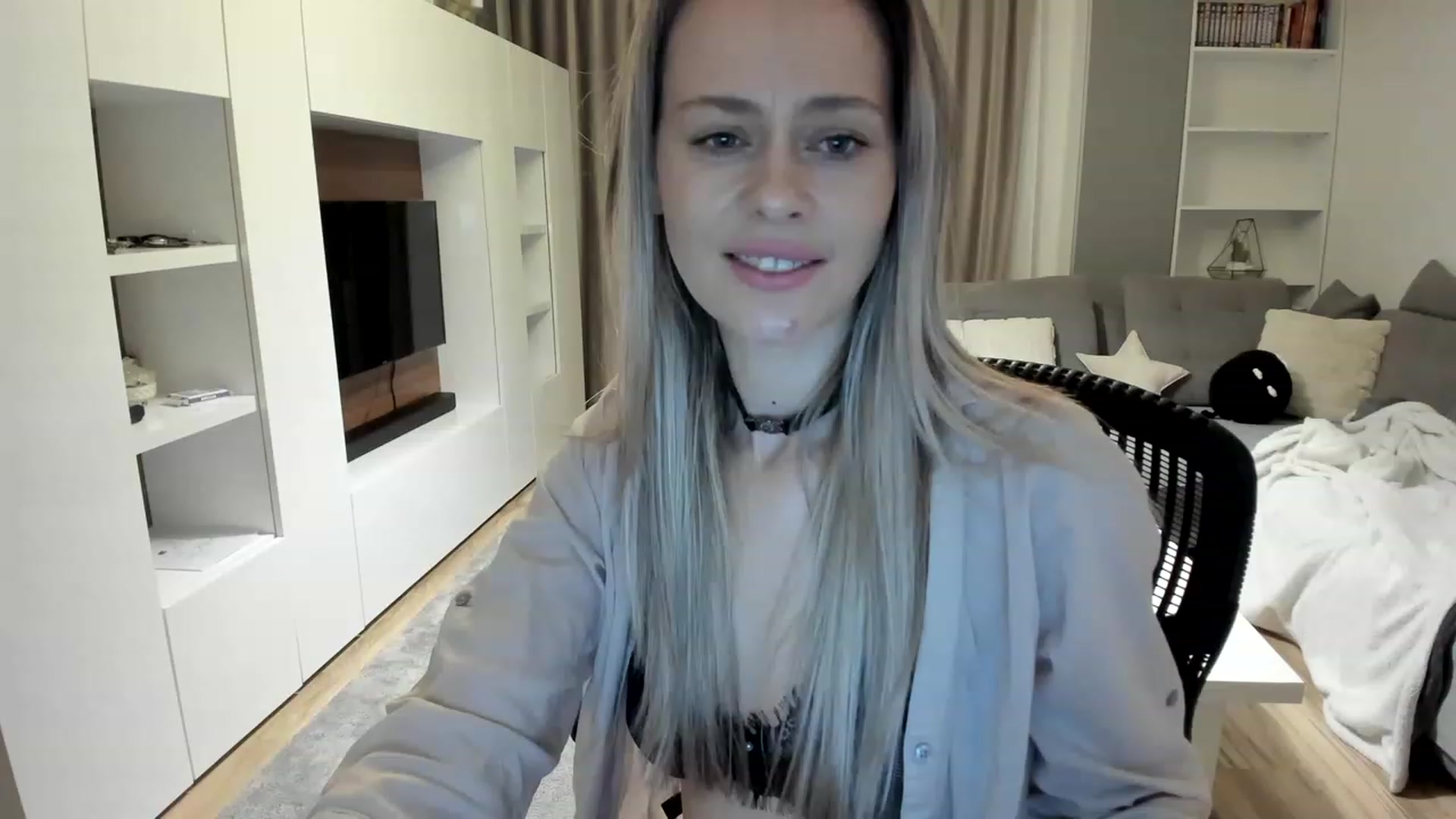 Gallery image thumbnail from DebraPaige's myfreecams stream on, 04/04/2023, 08:12 image 4 of 20