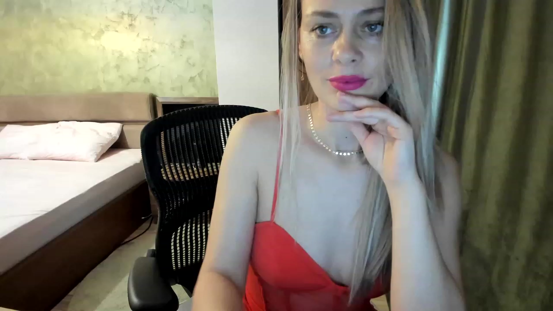 Gallery image thumbnail from DebraPaige's myfreecams stream on, 04/05/2023, 10:44 image 14 of 20