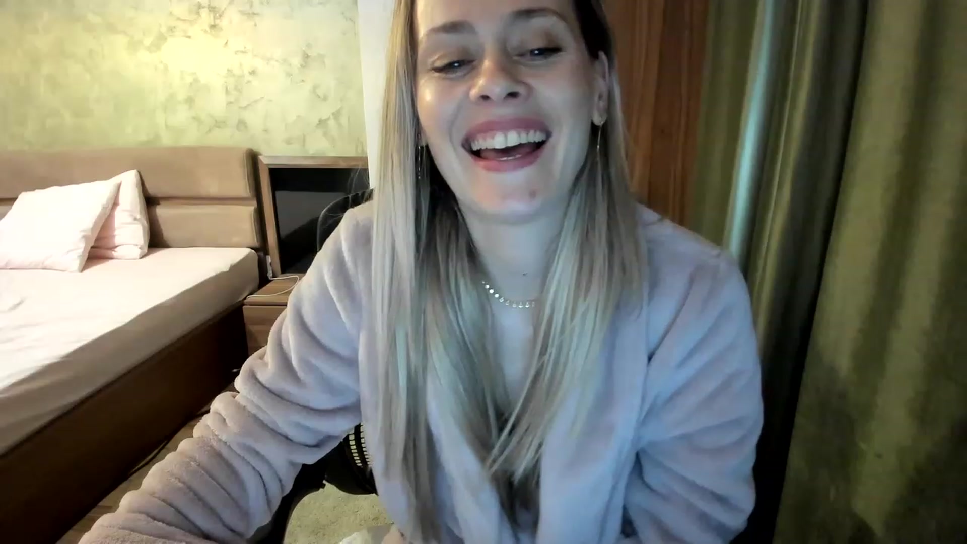 Gallery image thumbnail from DebraPaige's myfreecams stream on, 04/05/2023, 13:12 image 18 of 20