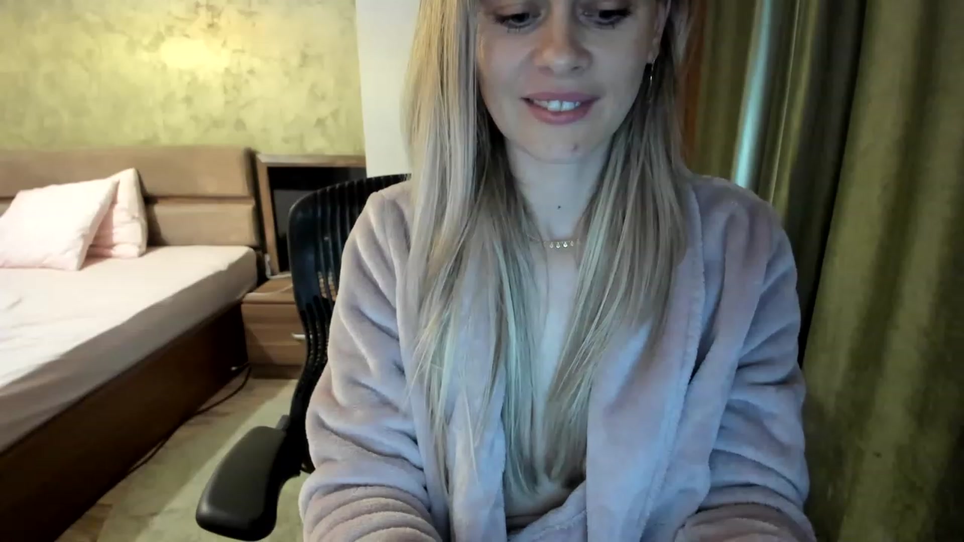 Gallery image thumbnail from DebraPaige's myfreecams stream on, 04/05/2023, 13:12 image 17 of 20