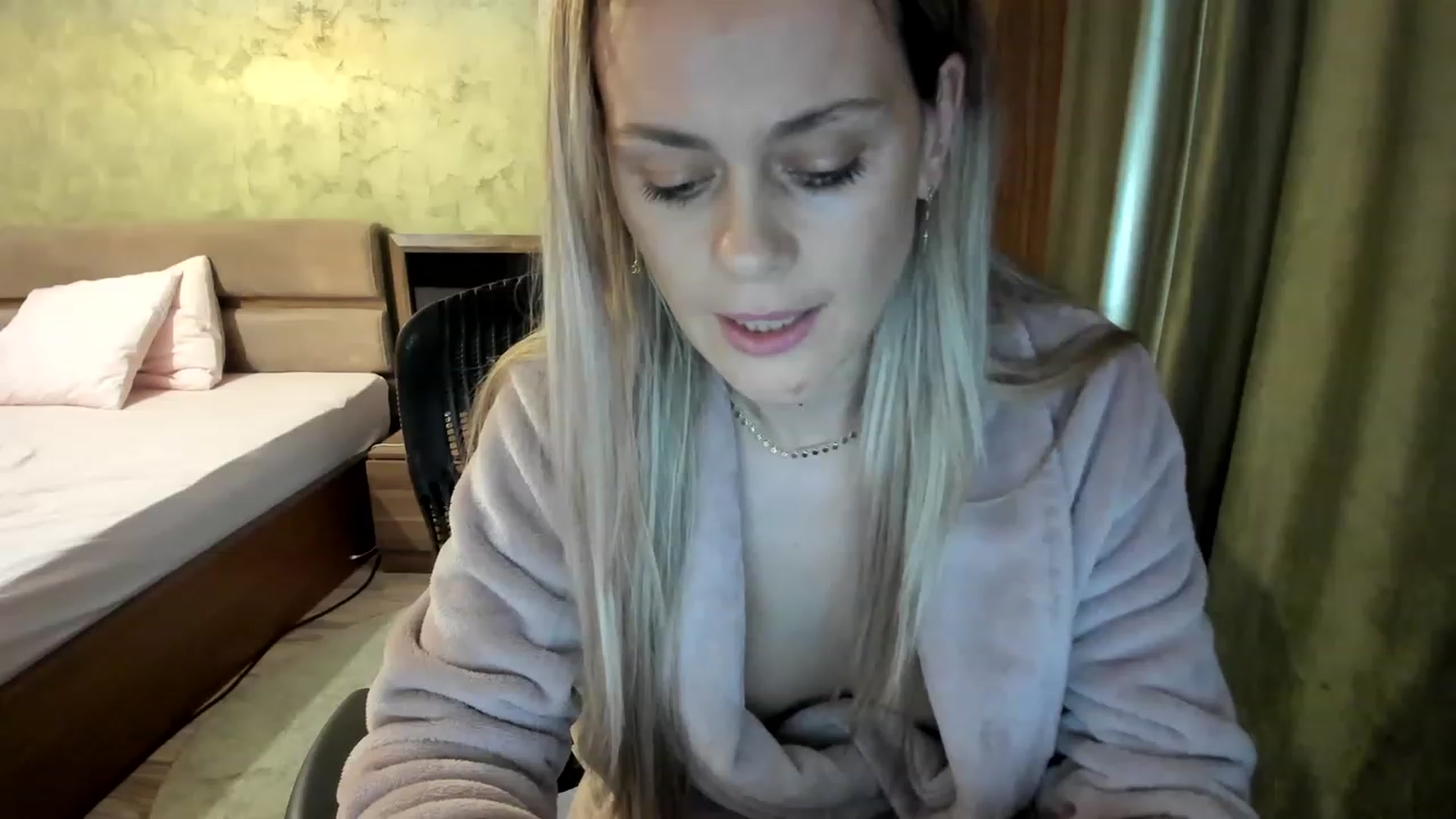 Gallery image thumbnail from DebraPaige's myfreecams stream on, 04/05/2023, 13:12 image 12 of 20
