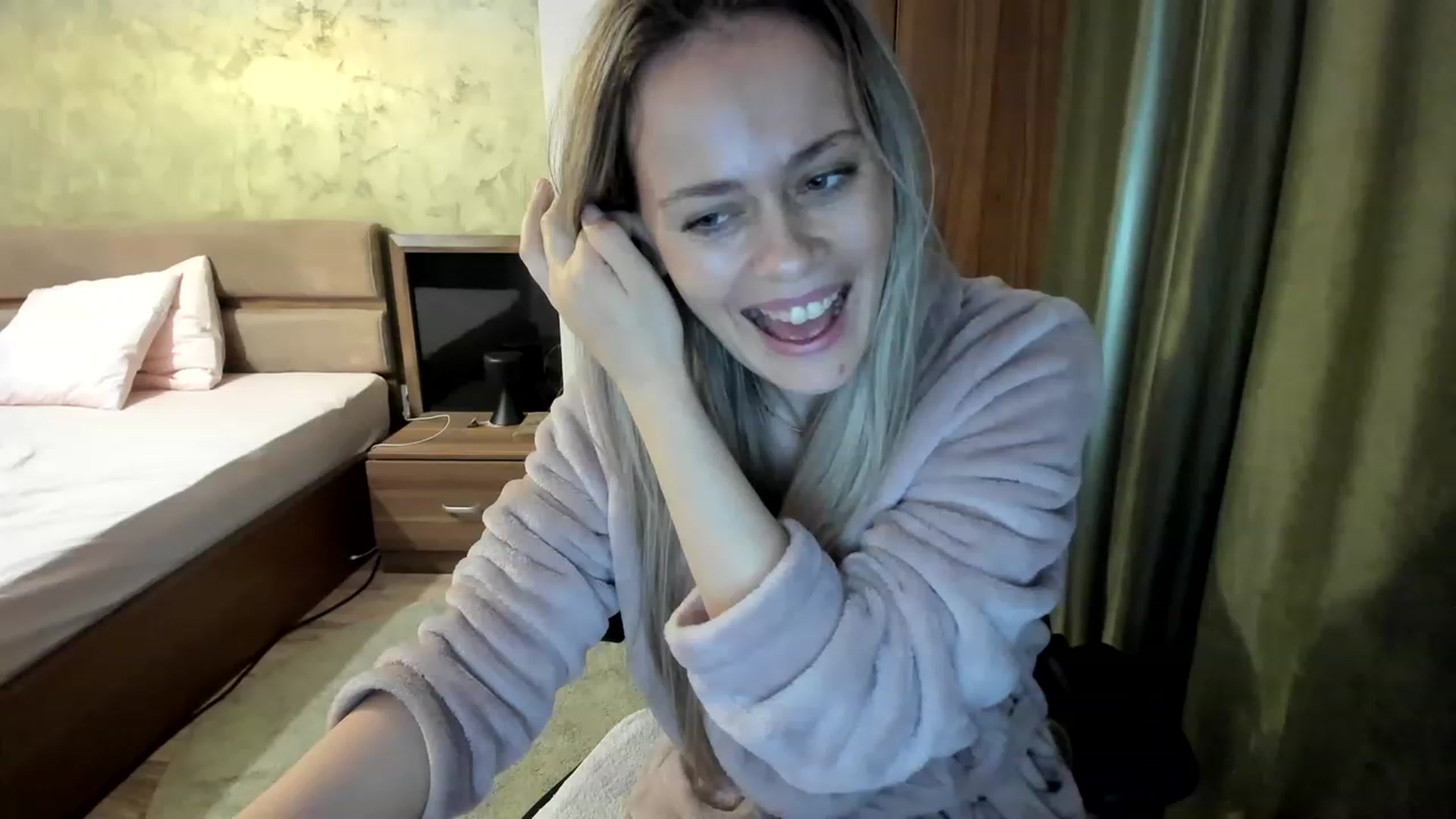 Gallery image thumbnail from DebraPaige's myfreecams stream on, 04/05/2023, 13:12 image 20 of 20