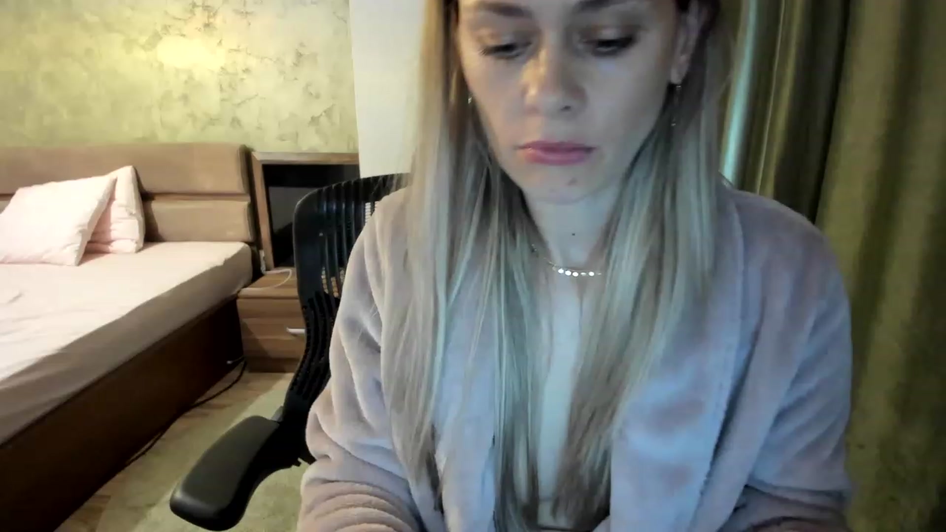 Gallery image thumbnail from DebraPaige's myfreecams stream on, 04/05/2023, 13:12 image 16 of 20
