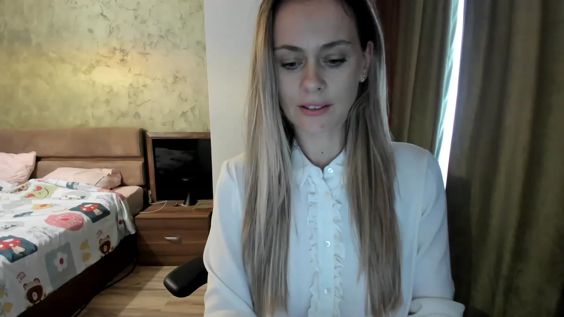 Gallery image thumbnail from DebraPaige's myfreecams stream on, 04/06/2023, 12:42 image 16 of 20