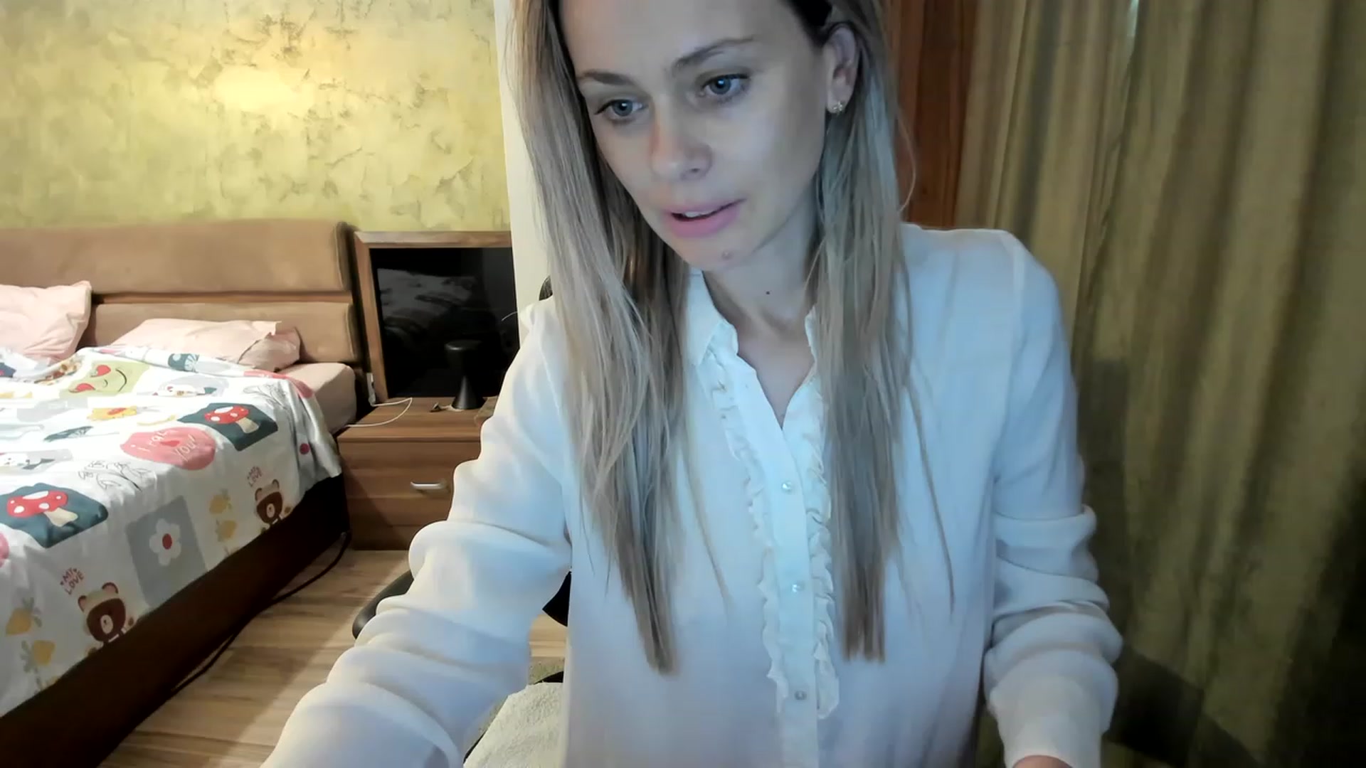 Gallery image thumbnail from DebraPaige's myfreecams stream on, 04/06/2023, 12:42 image 1 of 20