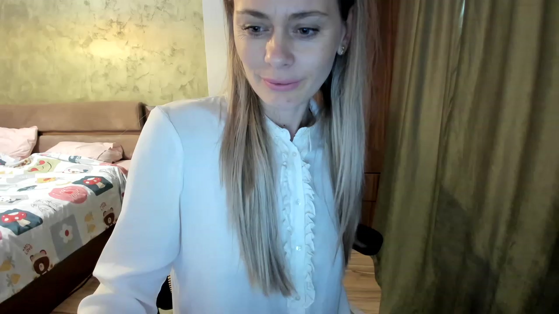 Gallery image thumbnail from DebraPaige's myfreecams stream on, 04/06/2023, 12:42 image 6 of 20