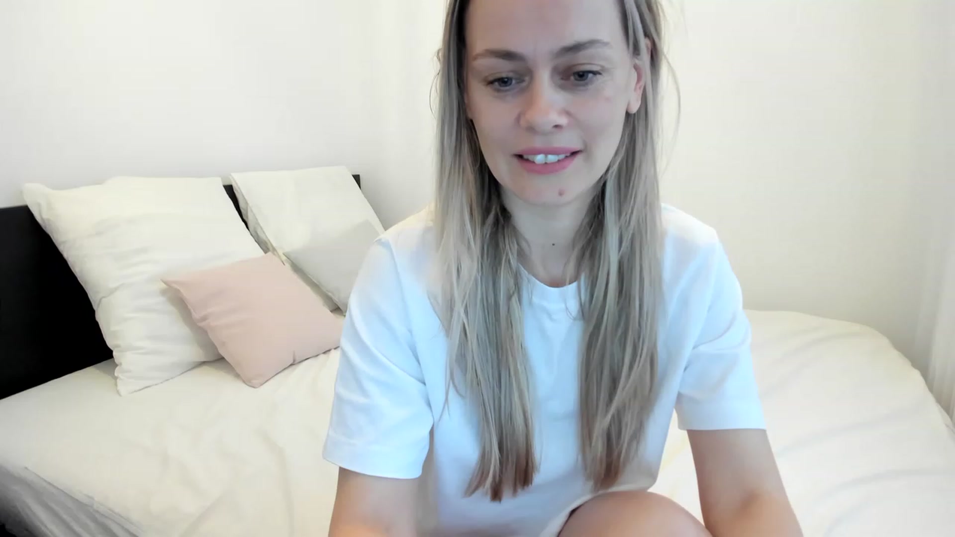 Gallery image thumbnail from DebraPaige's myfreecams stream on, 04/07/2023, 04:58 image 1 of 20