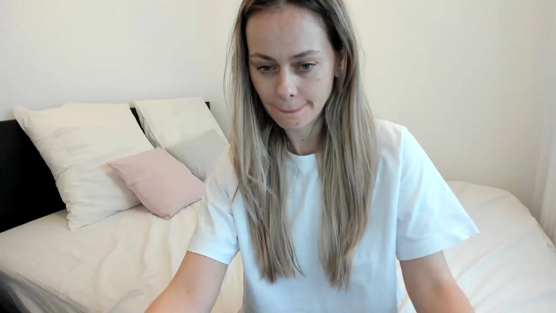 Gallery image thumbnail from DebraPaige's myfreecams stream on, 04/07/2023, 04:58 image 16 of 20