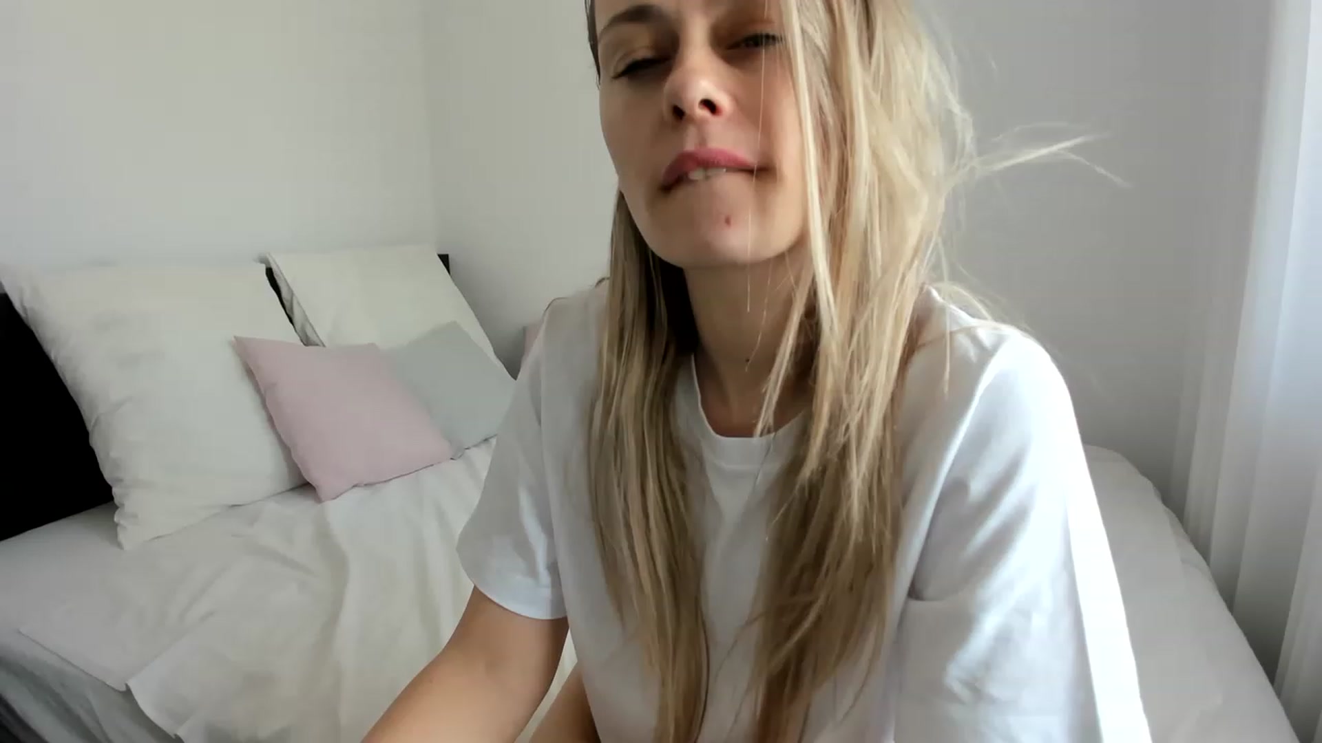 Gallery image thumbnail from DebraPaige's myfreecams stream on, 04/07/2023, 07:04 image 19 of 20