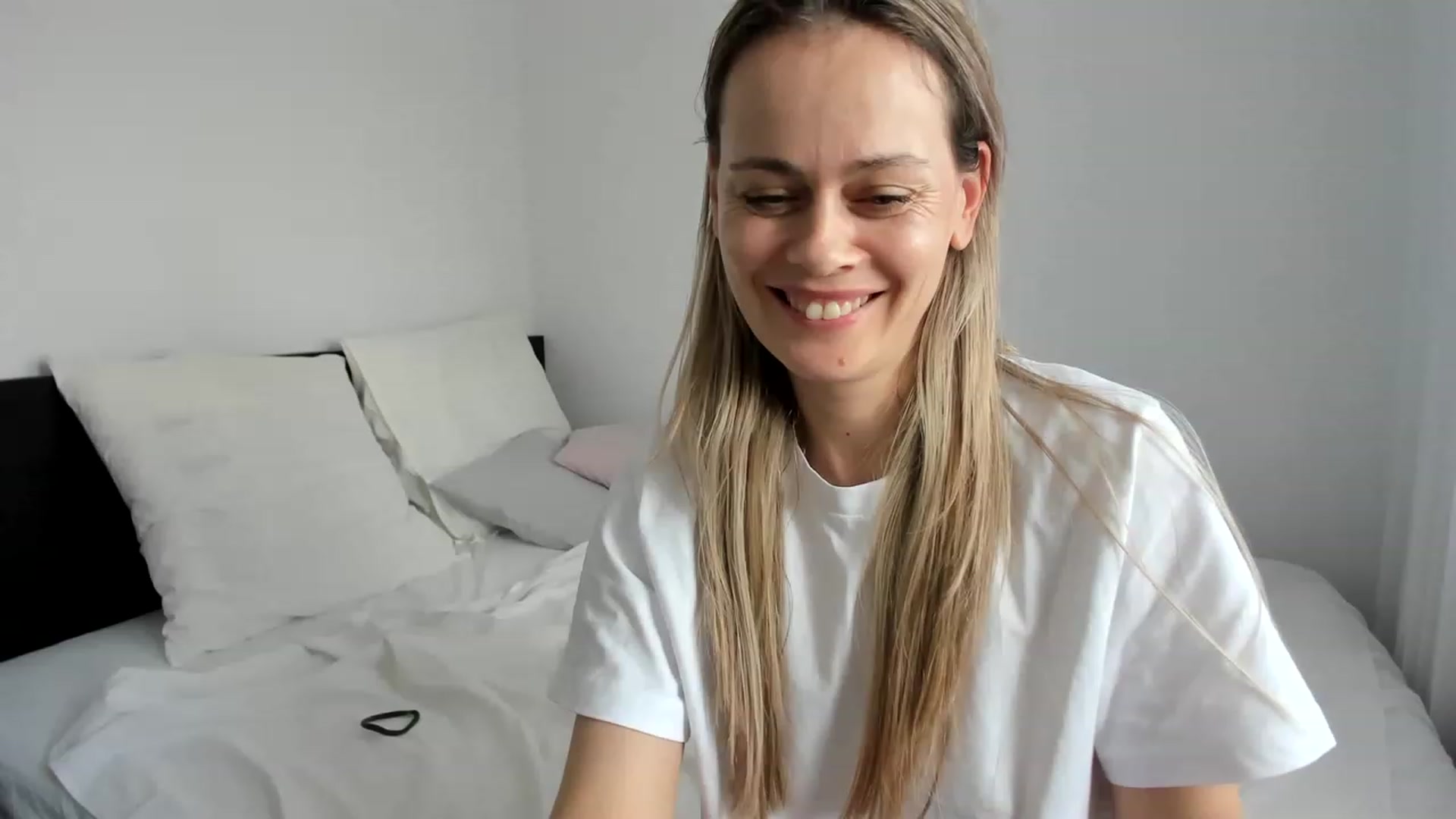 Gallery image thumbnail from DebraPaige's myfreecams stream on, 04/07/2023, 08:51 image 19 of 20