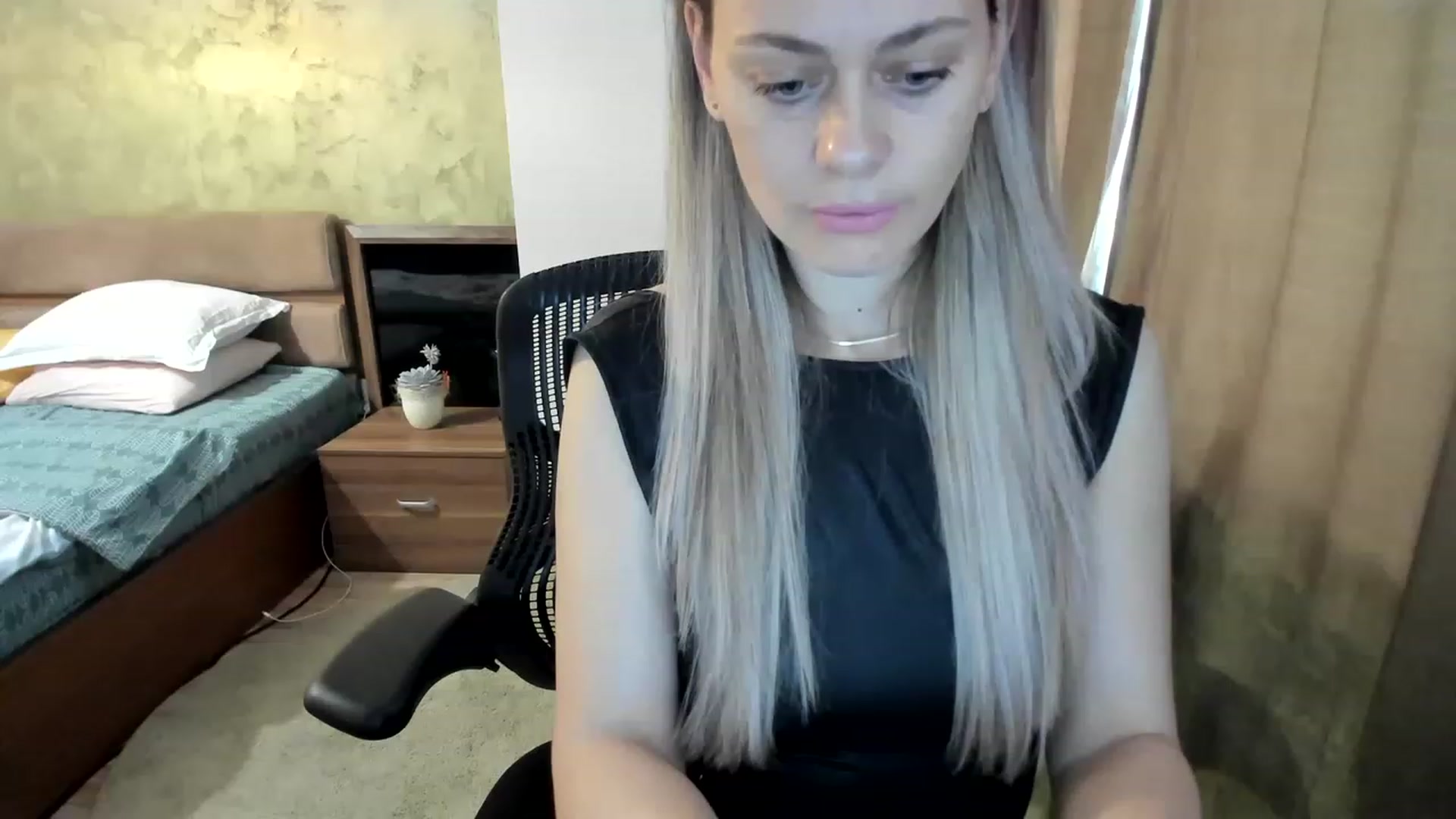 Gallery image thumbnail from DebraPaige's myfreecams stream on, 04/18/2023, 09:50 image 10 of 20