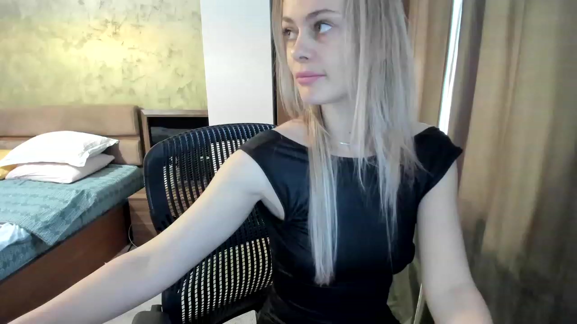 Gallery image thumbnail from DebraPaige's myfreecams stream on, 04/18/2023, 09:50 image 15 of 20