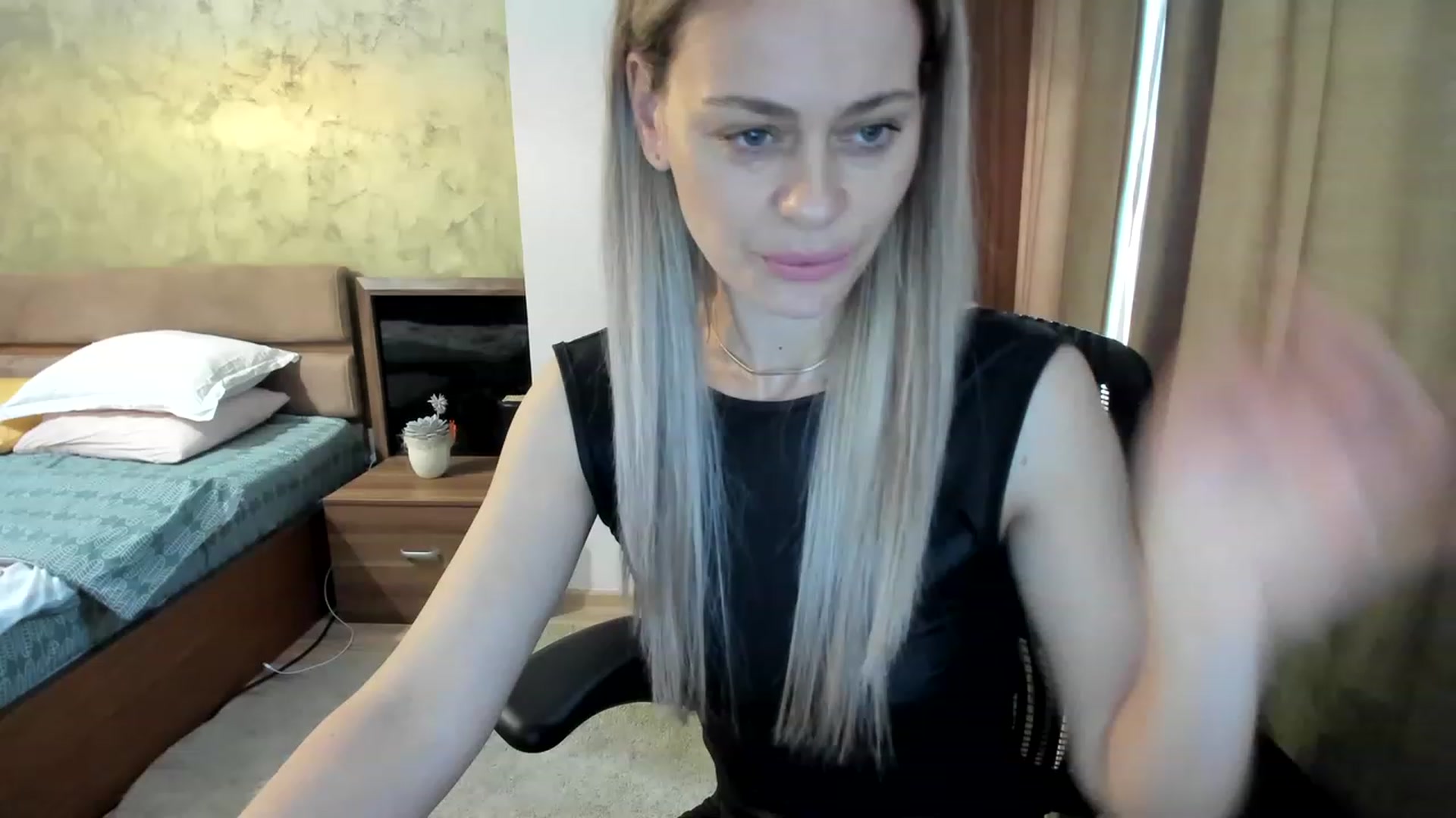 Gallery image thumbnail from DebraPaige's myfreecams stream on, 04/18/2023, 09:50 image 13 of 20