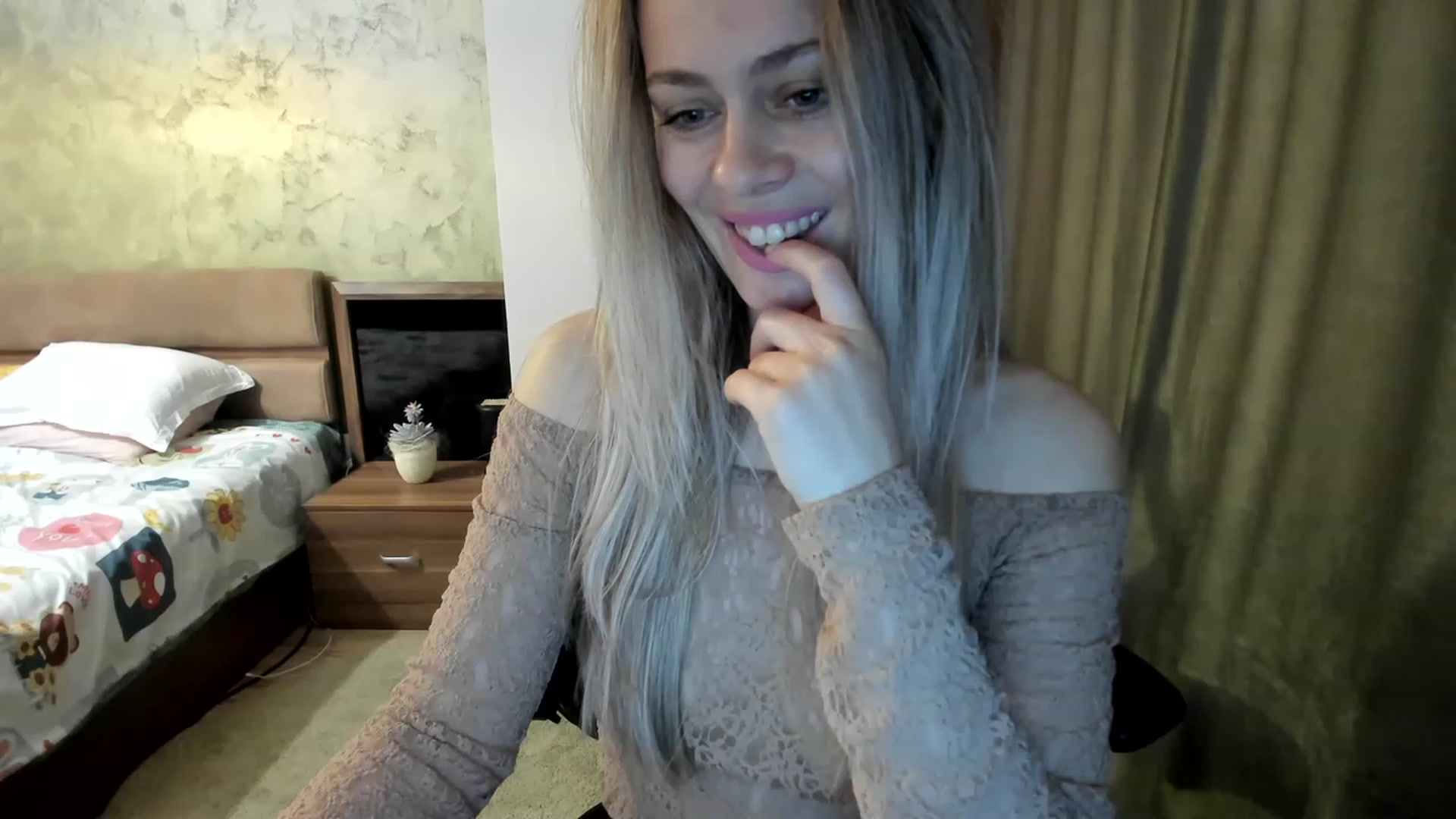 Gallery image thumbnail from DebraPaige's myfreecams stream on, 04/19/2023, 09:06 image 12 of 20