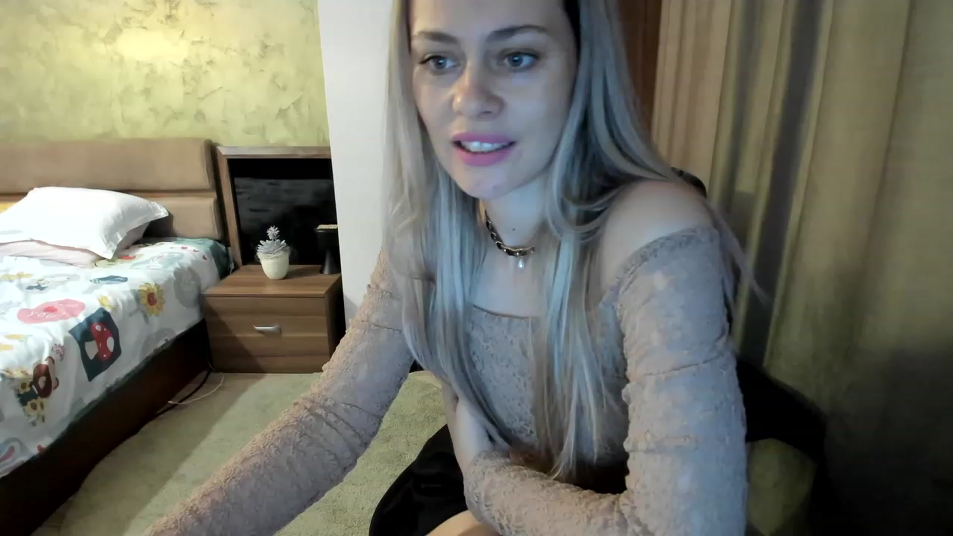 Gallery image thumbnail from DebraPaige's myfreecams stream on, 04/19/2023, 09:06 image 1 of 20