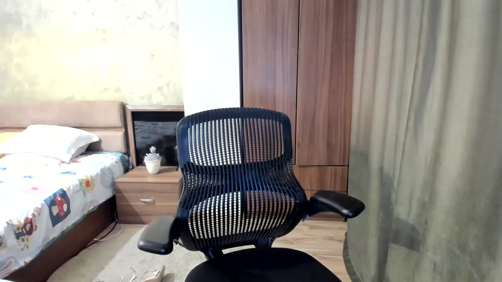 Gallery image thumbnail from DebraPaige's myfreecams stream on, 04/19/2023, 10:04 image 7 of 20