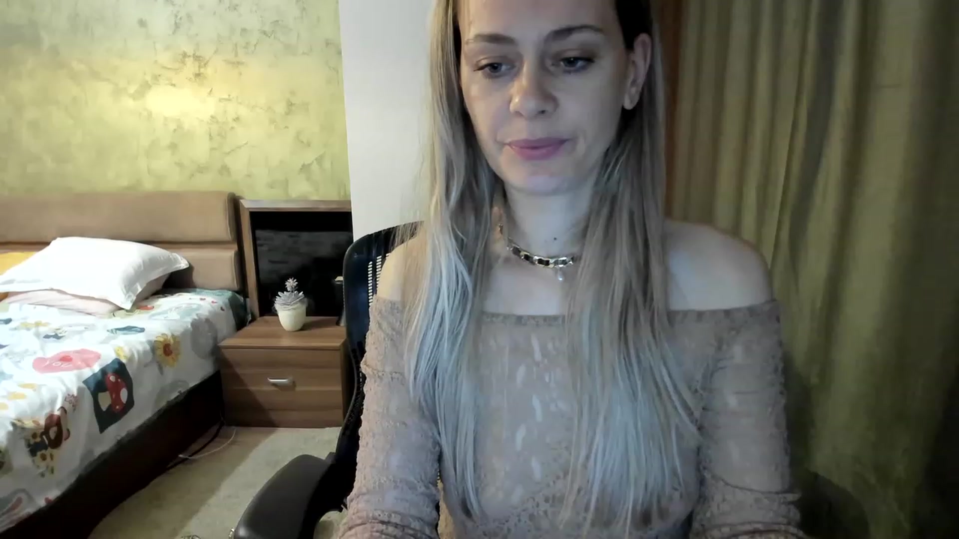 Gallery image thumbnail from DebraPaige's myfreecams stream on, 04/19/2023, 10:04 image 15 of 20