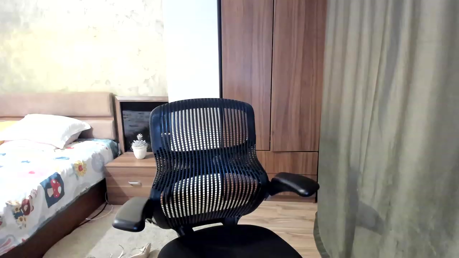 Gallery image thumbnail from DebraPaige's myfreecams stream on, 04/19/2023, 10:04 image 5 of 20