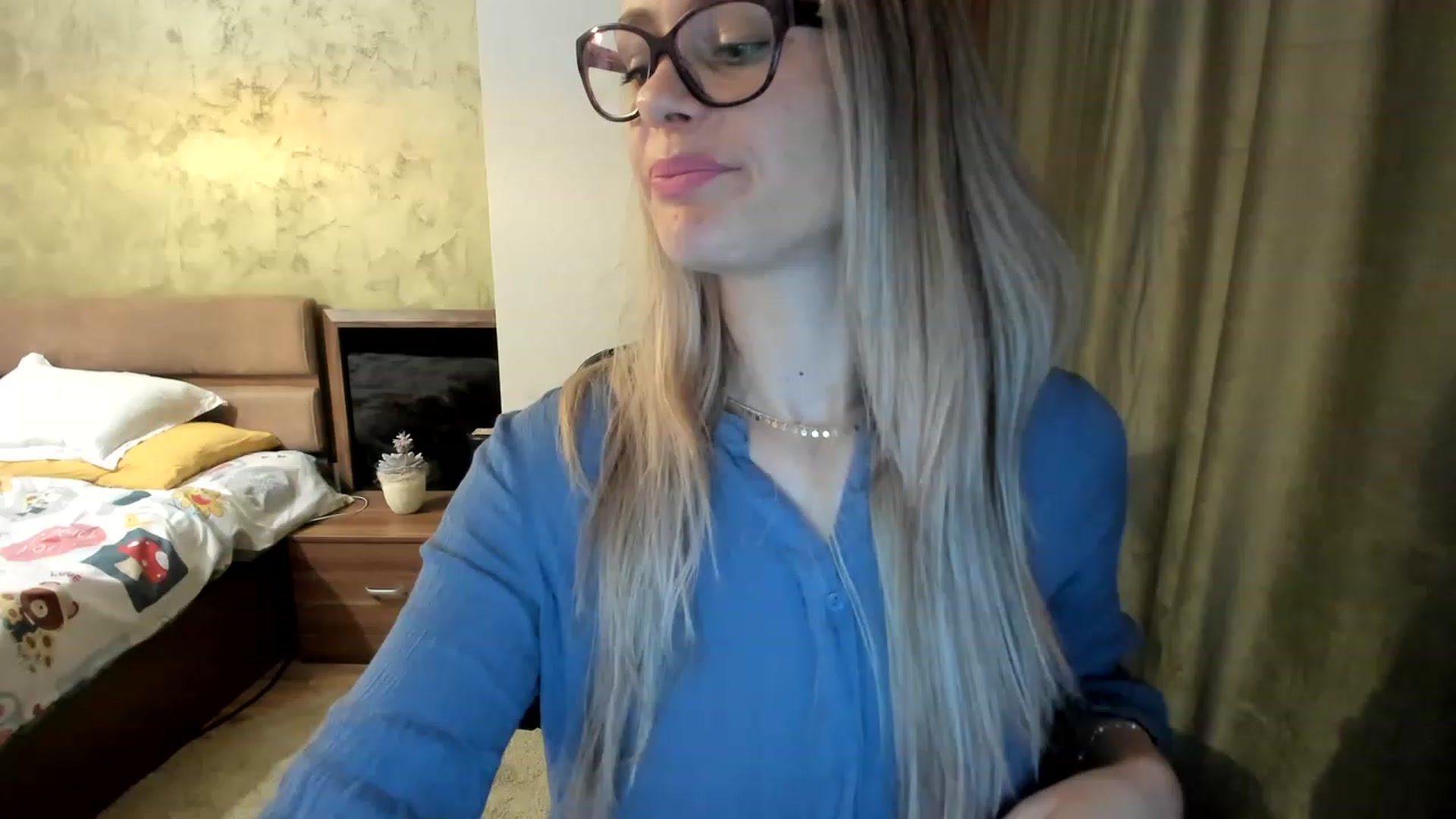 Gallery image thumbnail from DebraPaige's myfreecams stream on, 04/20/2023, 09:02 image 5 of 20