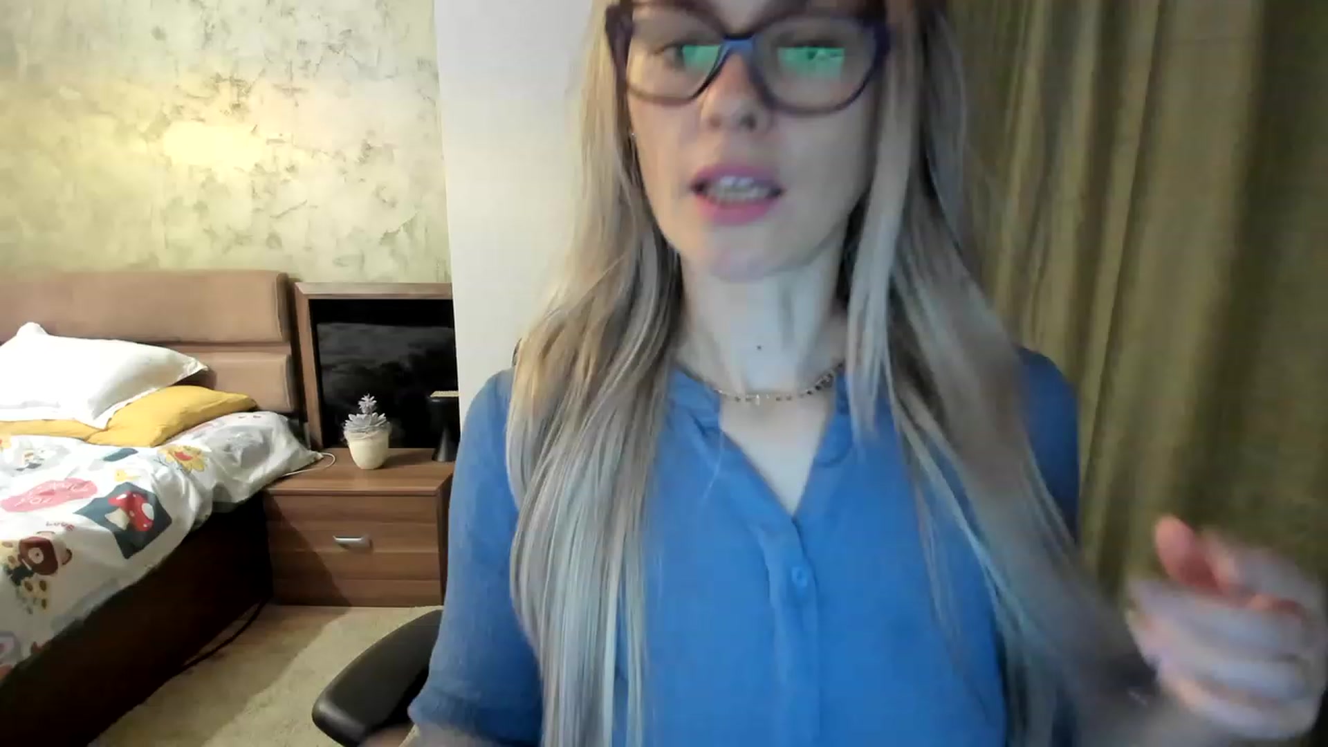Gallery image thumbnail from DebraPaige's myfreecams stream on, 04/20/2023, 09:02 image 4 of 20