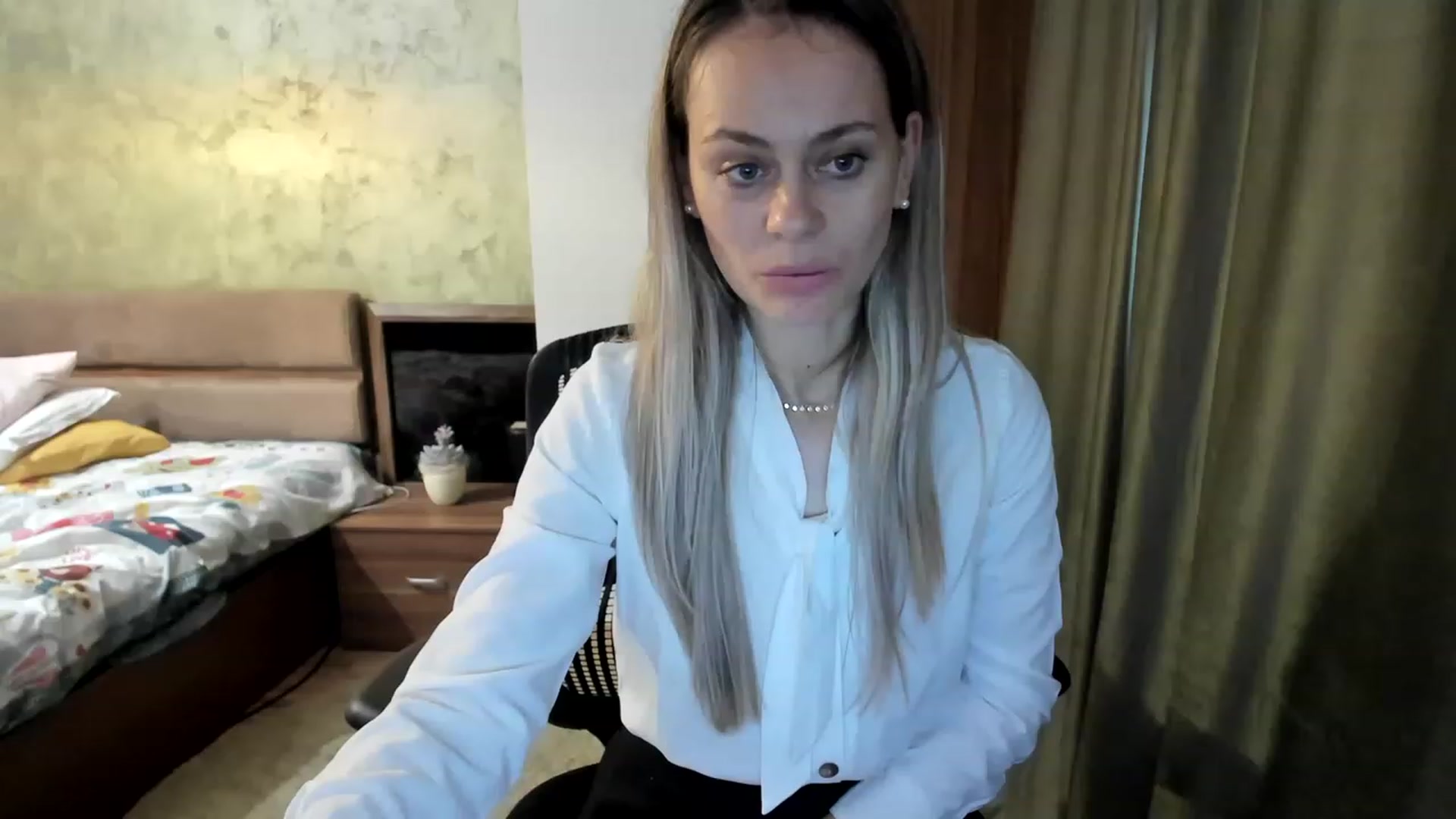 Gallery image thumbnail from DebraPaige's myfreecams stream on, 04/20/2023, 11:21 image 5 of 20
