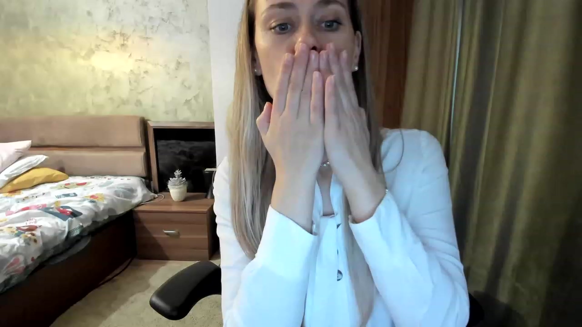 Gallery image thumbnail from DebraPaige's myfreecams stream on, 04/20/2023, 11:21 image 7 of 20
