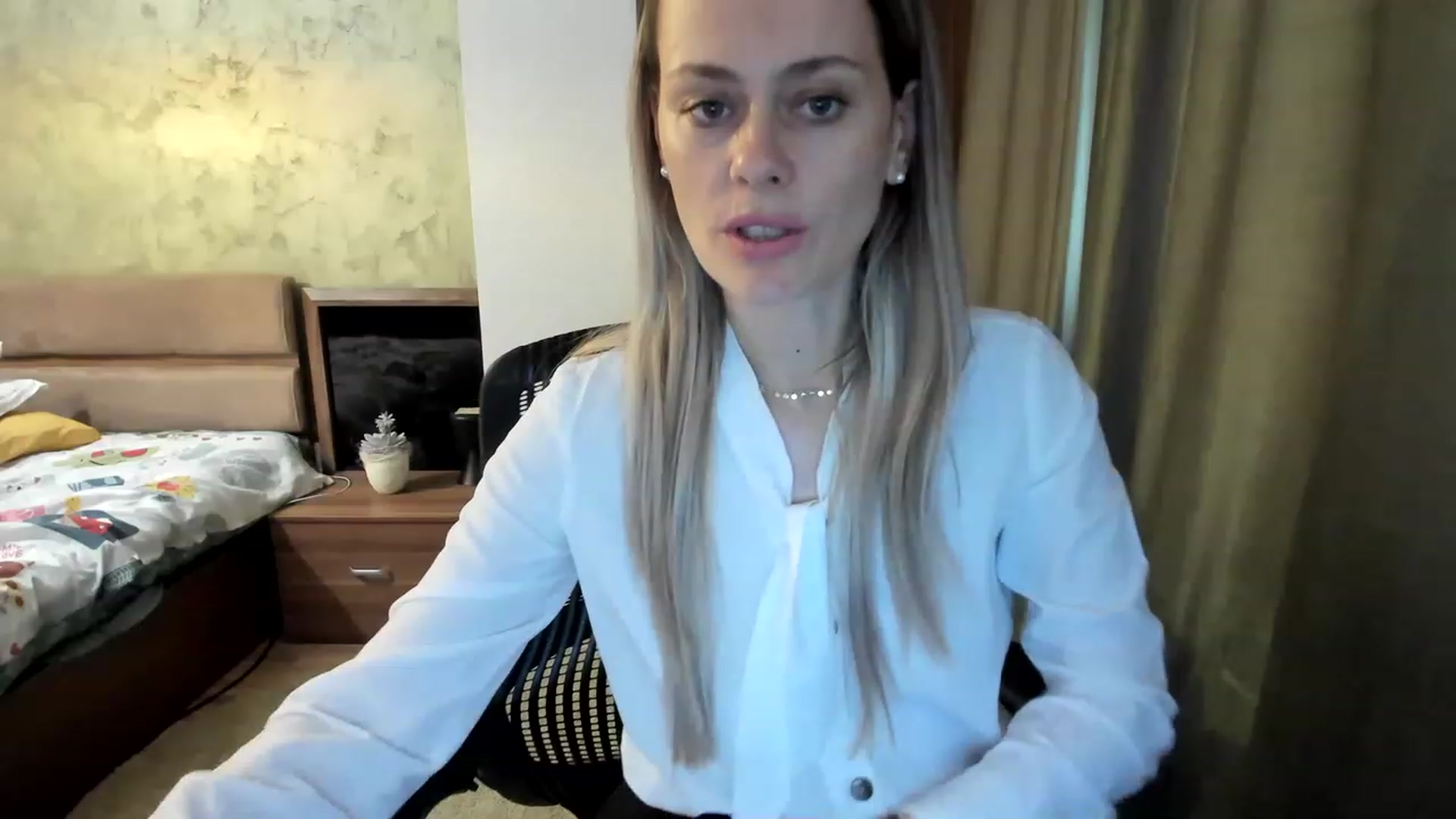 Gallery image thumbnail from DebraPaige's myfreecams stream on, 04/20/2023, 11:21 image 19 of 20