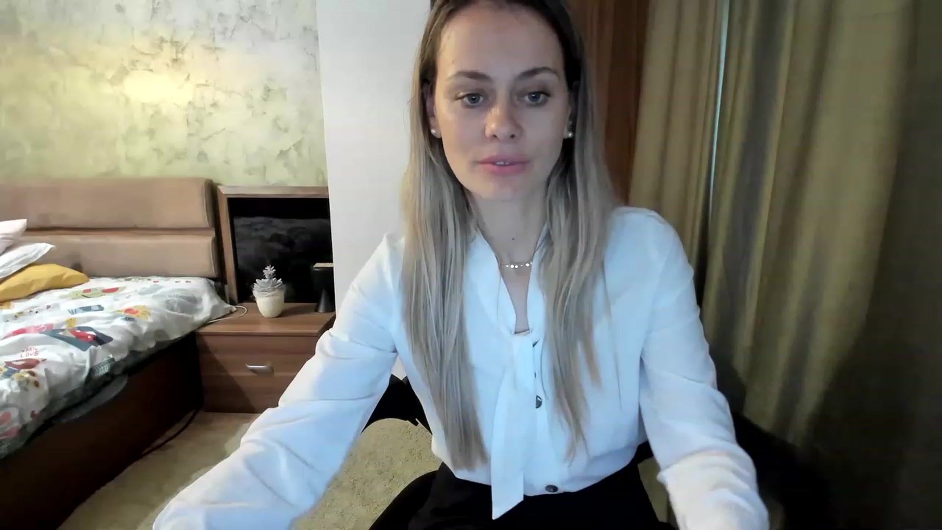 Gallery image thumbnail from DebraPaige's myfreecams stream on, 04/20/2023, 11:21 image 15 of 20
