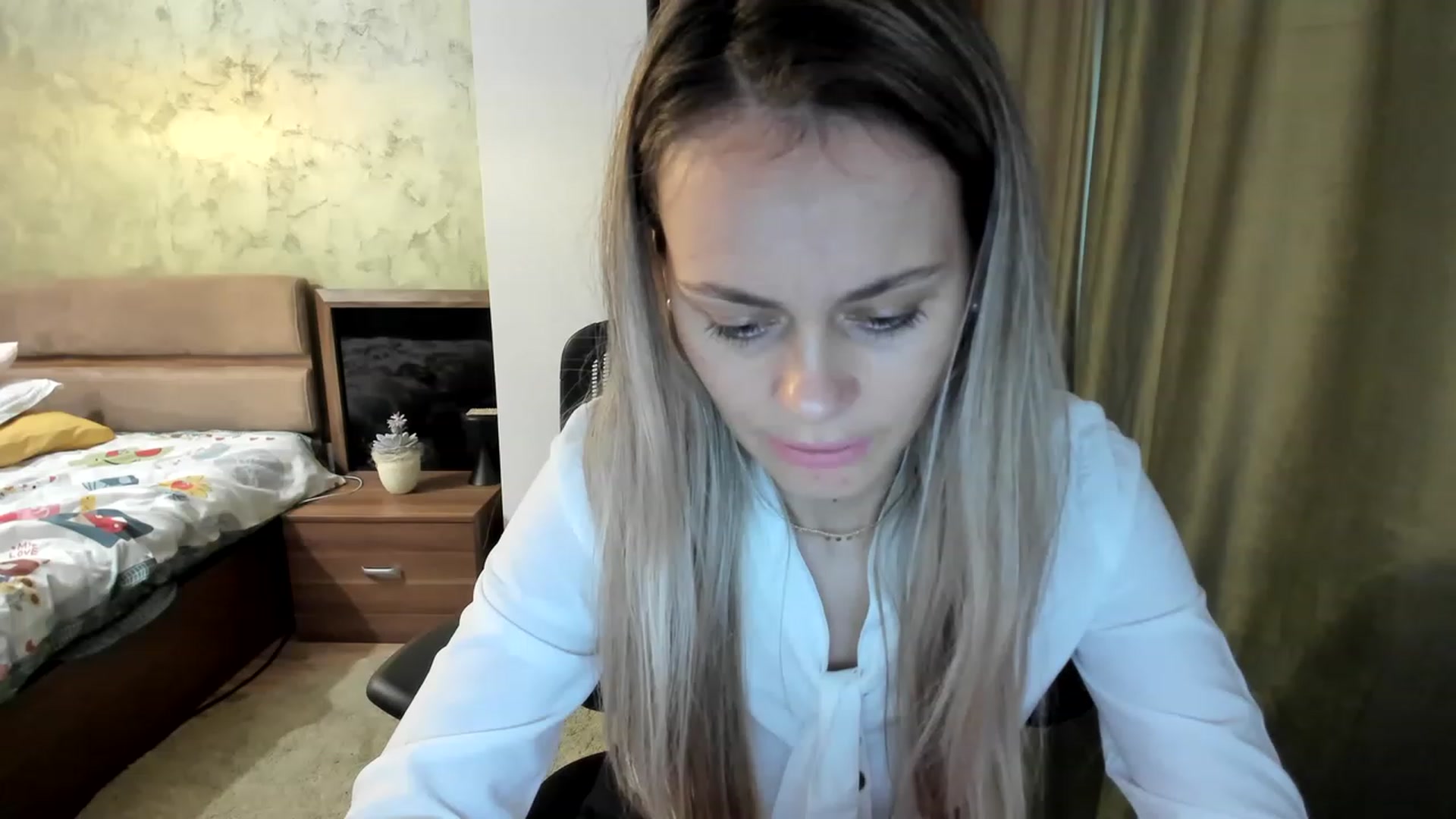 Gallery image thumbnail from DebraPaige's myfreecams stream on, 04/20/2023, 11:21 image 11 of 20