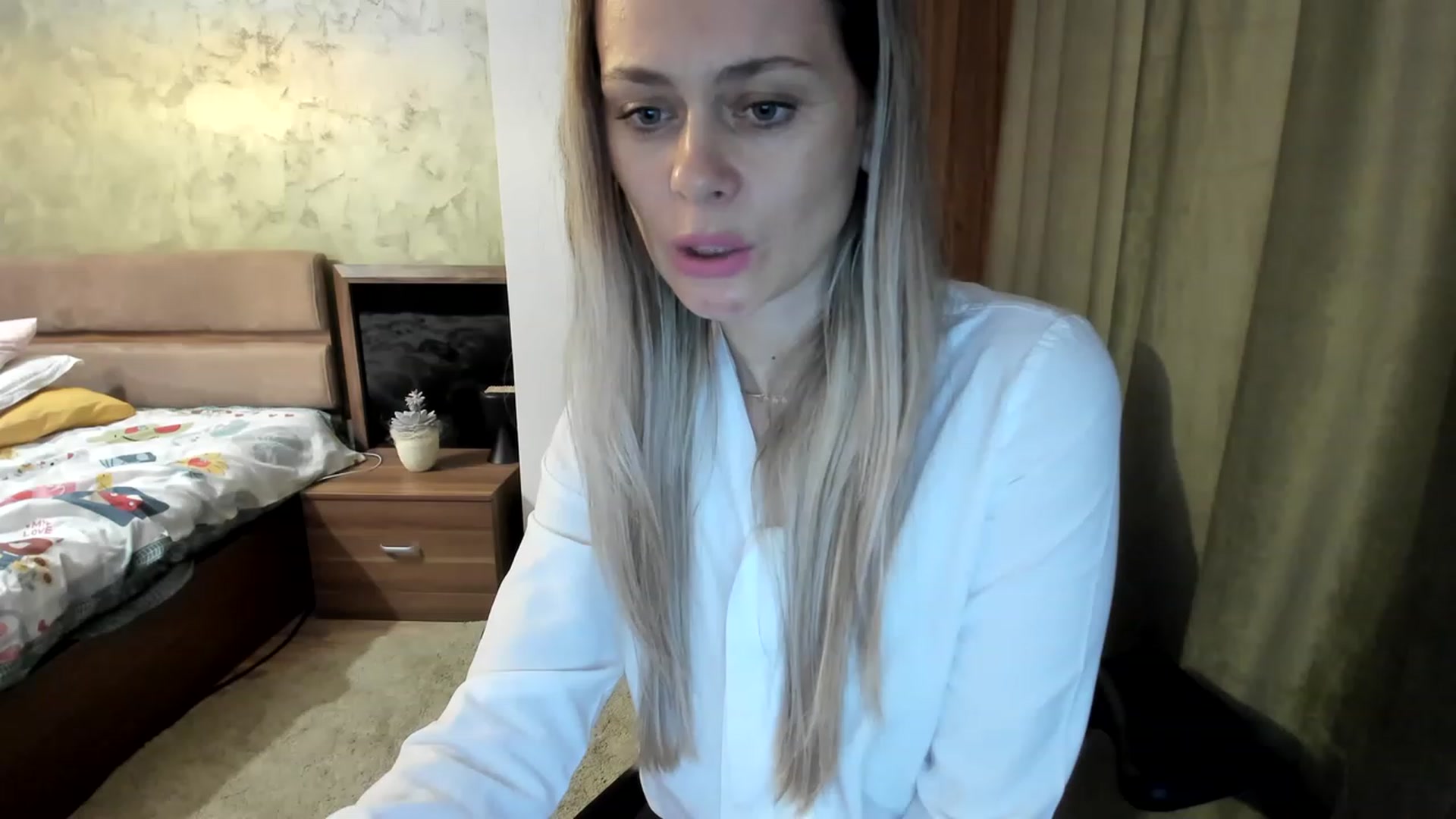 Gallery image thumbnail from DebraPaige's myfreecams stream on, 04/20/2023, 12:37 image 16 of 20