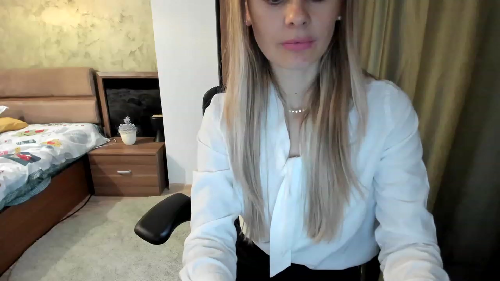 Gallery image thumbnail from DebraPaige's myfreecams stream on, 04/20/2023, 12:37 image 4 of 20