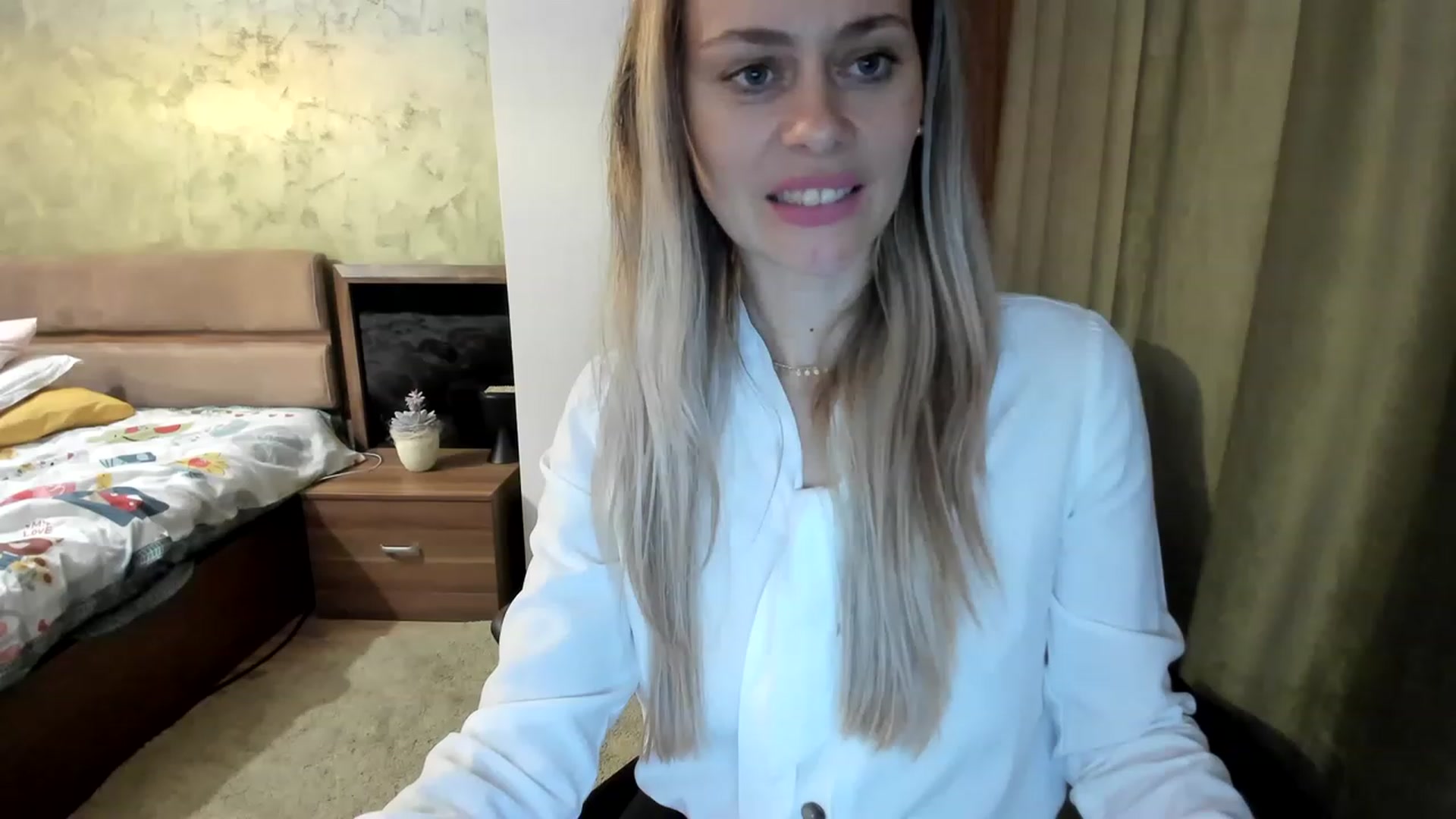 Gallery image thumbnail from DebraPaige's myfreecams stream on, 04/20/2023, 12:37 image 15 of 20